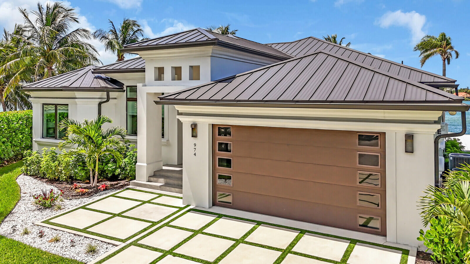 RIO VISTA OF ISLAND SHORES - Residential