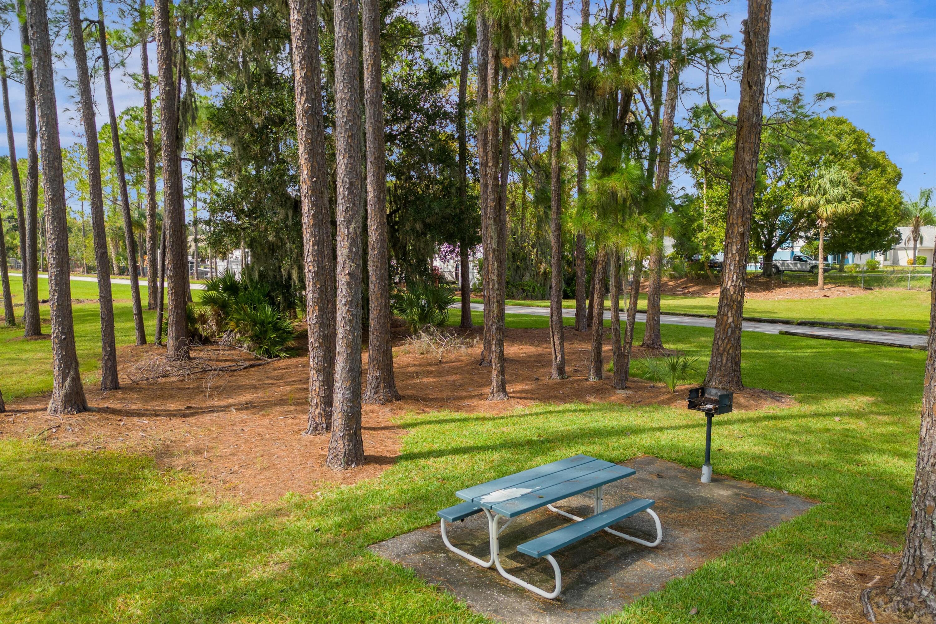 LAKESIDE AT BASS LAKE - Residential