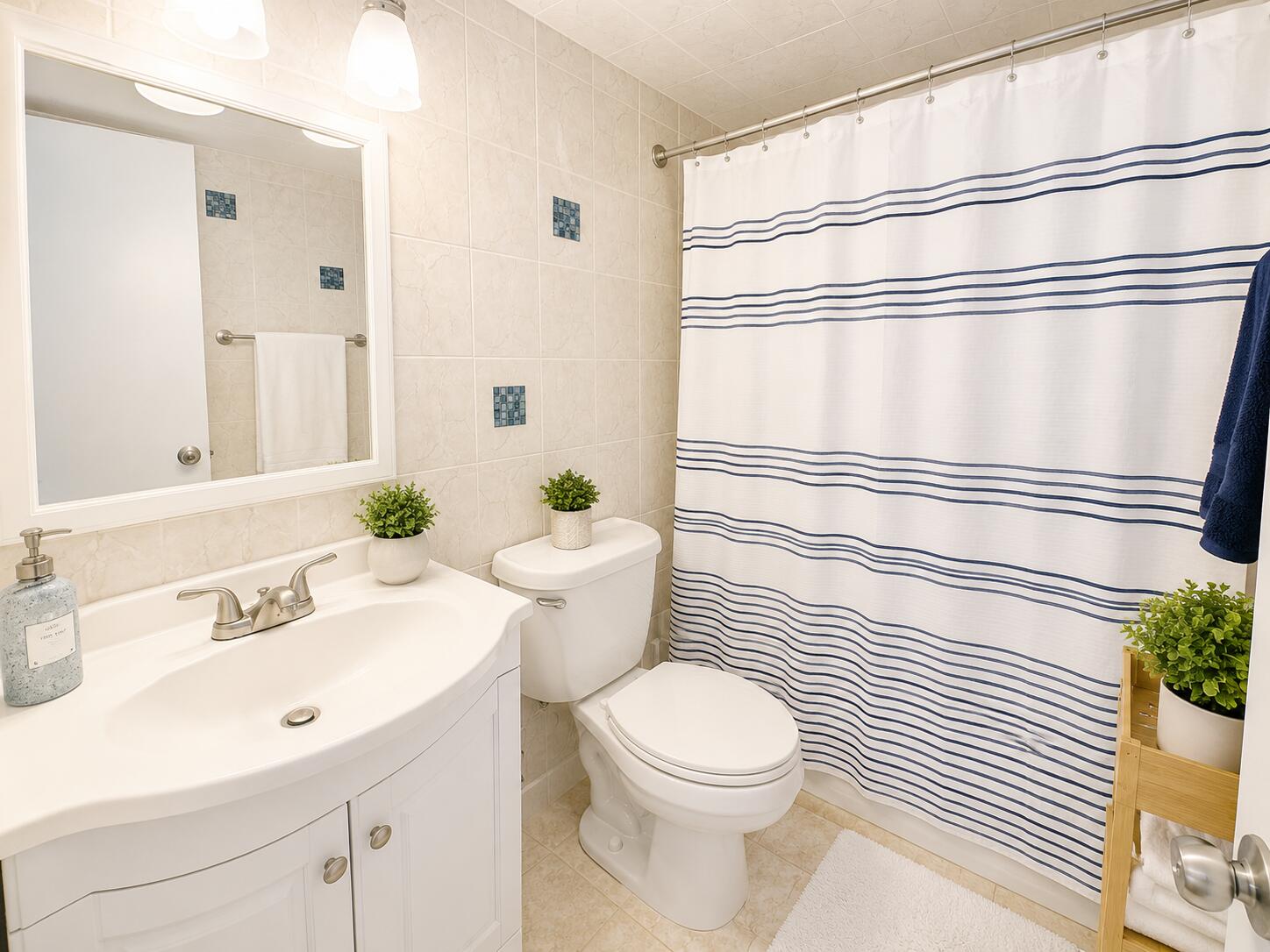 DELPHI TOWERS CONDO - Residential Lease