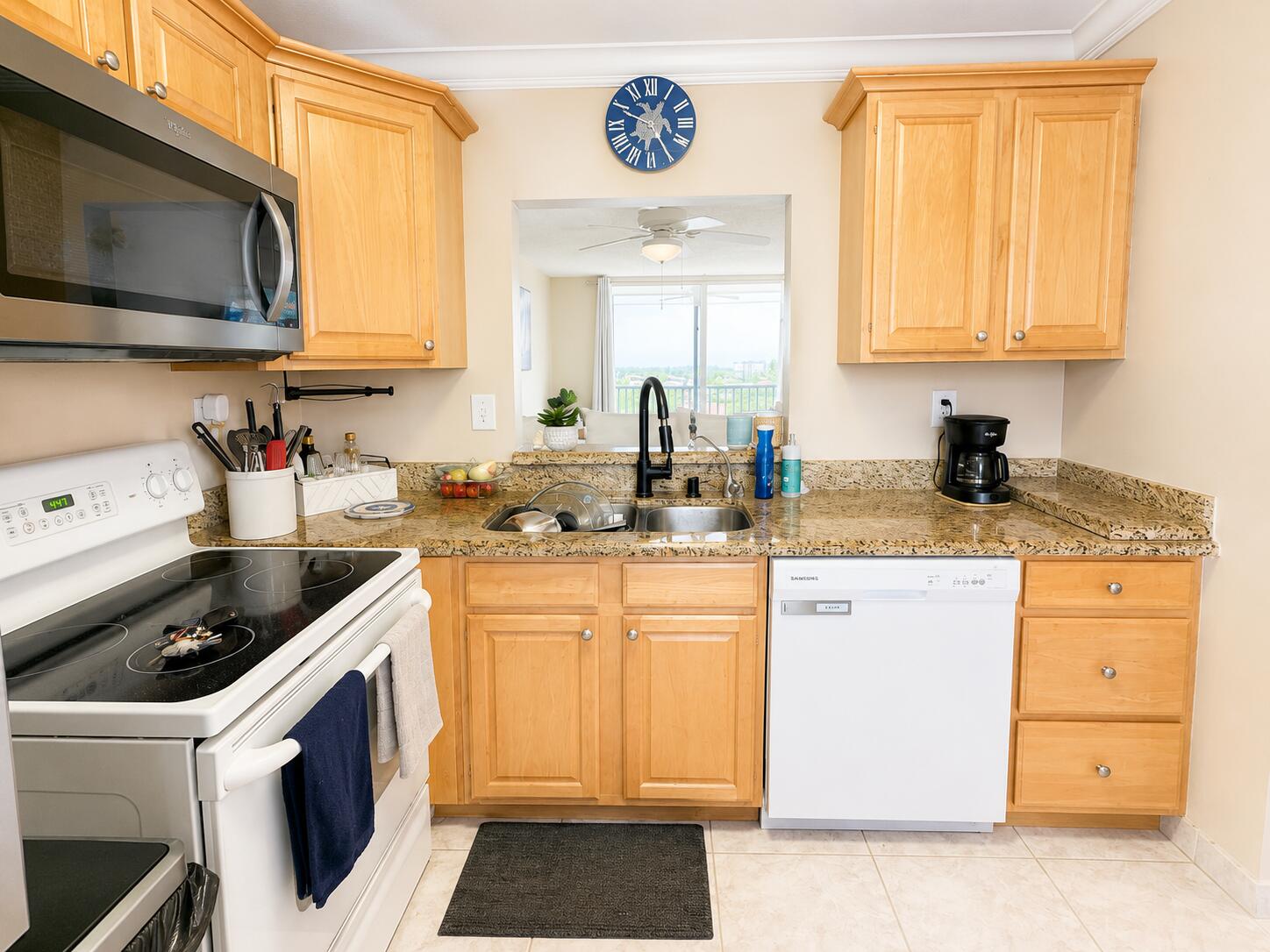 DELPHI TOWERS CONDO - Residential Lease