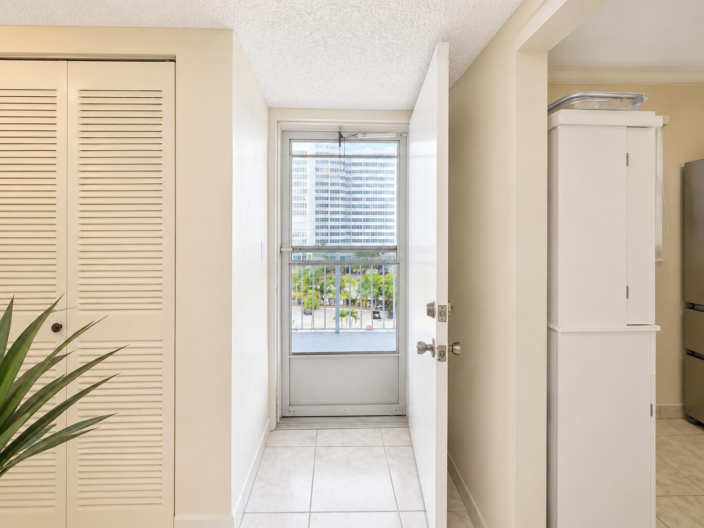 DELPHI TOWERS CONDO - Residential Lease