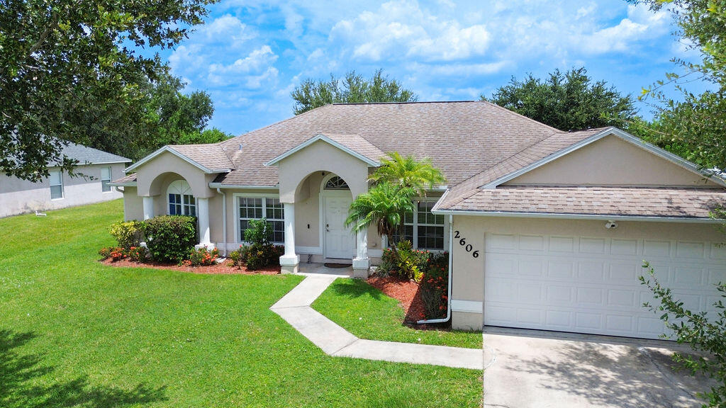PALM LAKES GARDENS - Residential