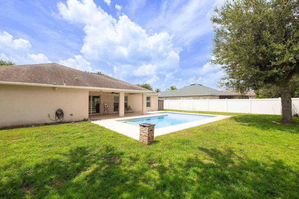 PALM LAKES GARDENS - Residential