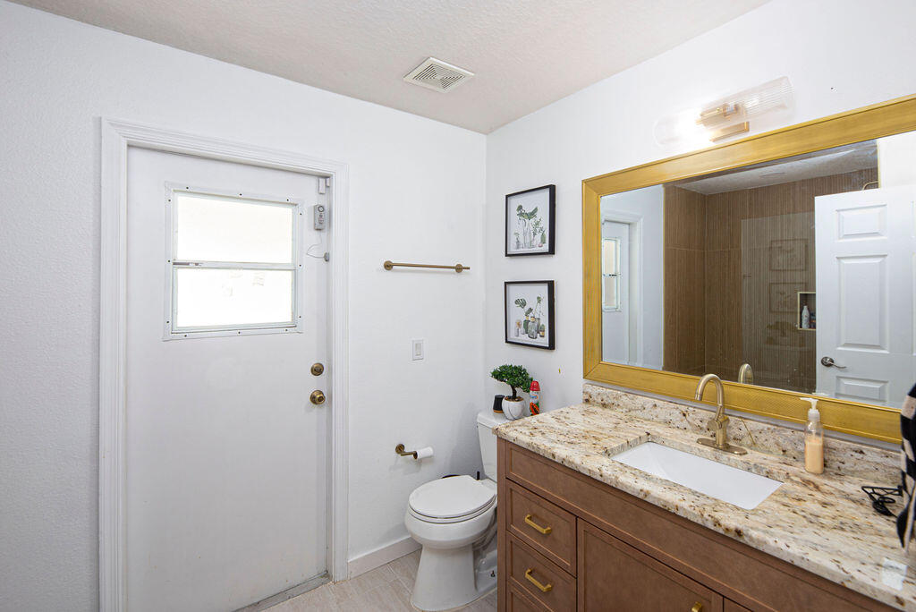 PALM LAKES GARDENS - Residential