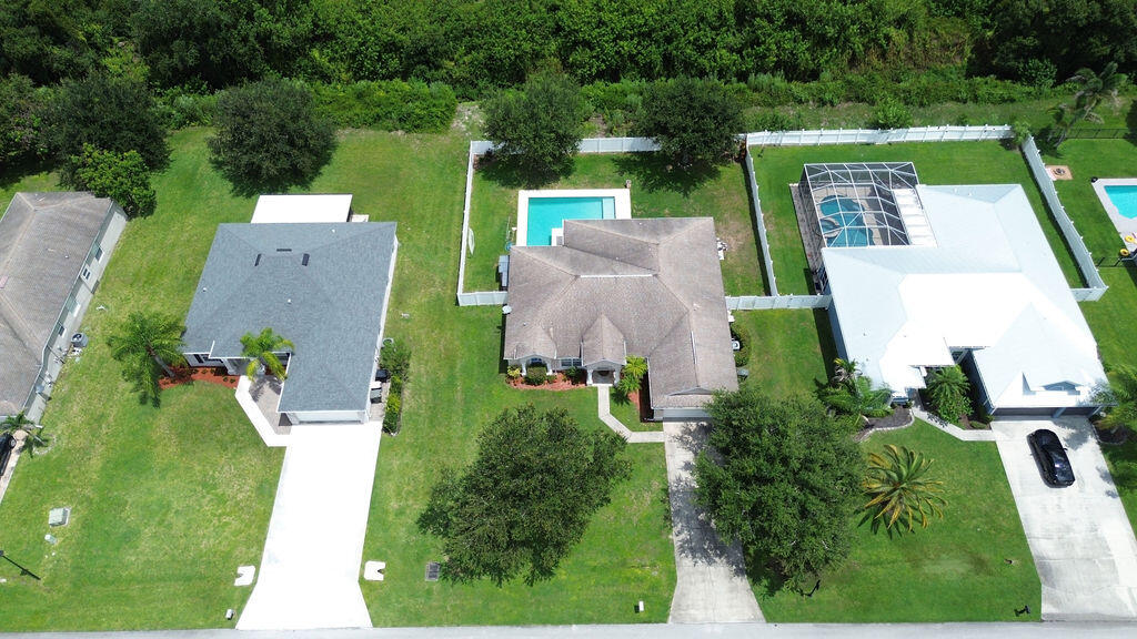 PALM LAKES GARDENS - Residential