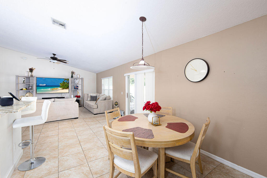 PALM LAKES GARDENS - Residential