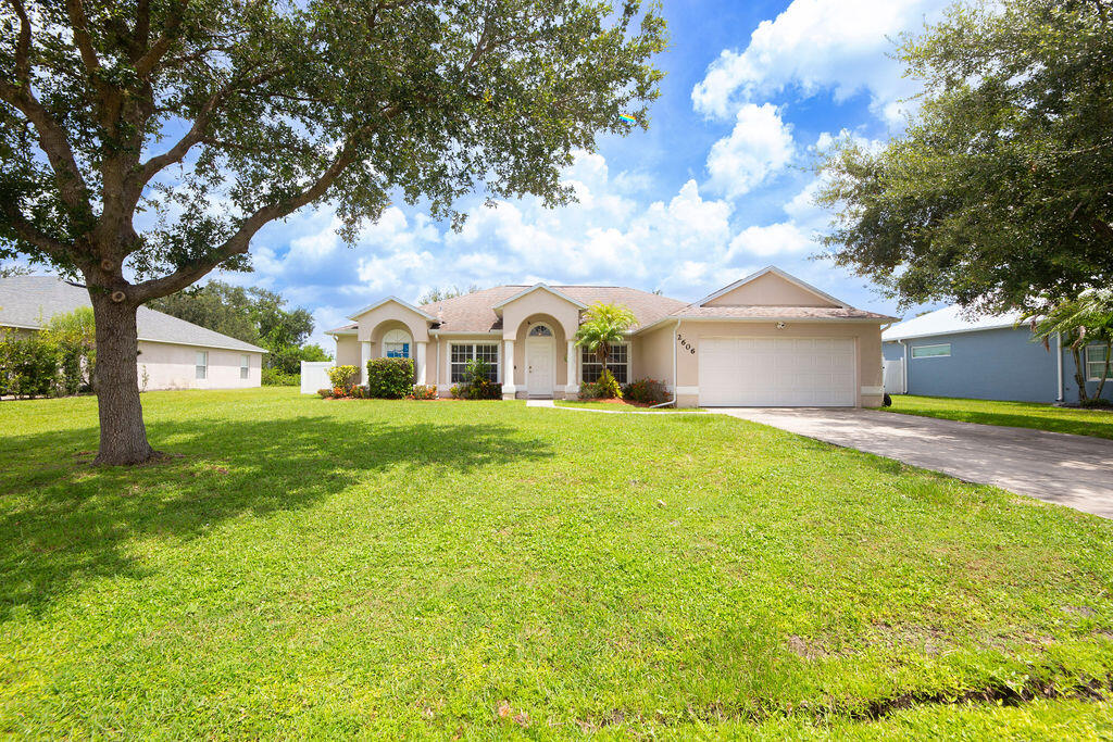PALM LAKES GARDENS - Residential