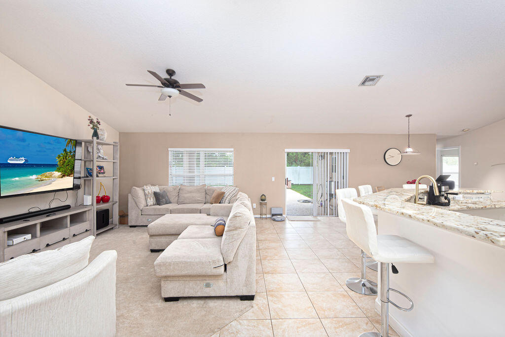 PALM LAKES GARDENS - Residential