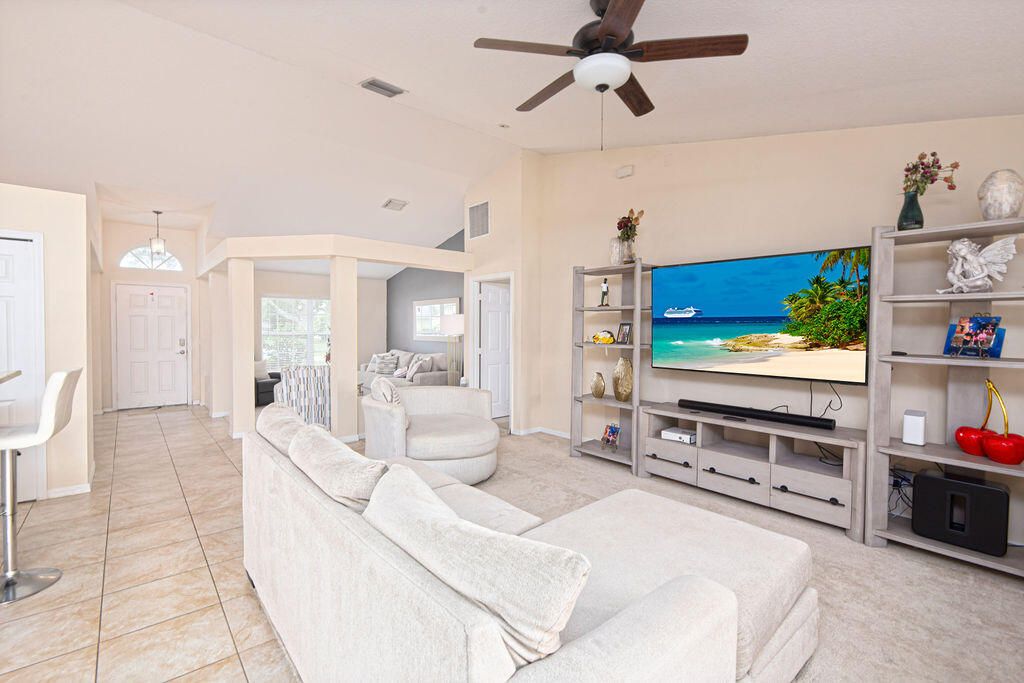 PALM LAKES GARDENS - Residential
