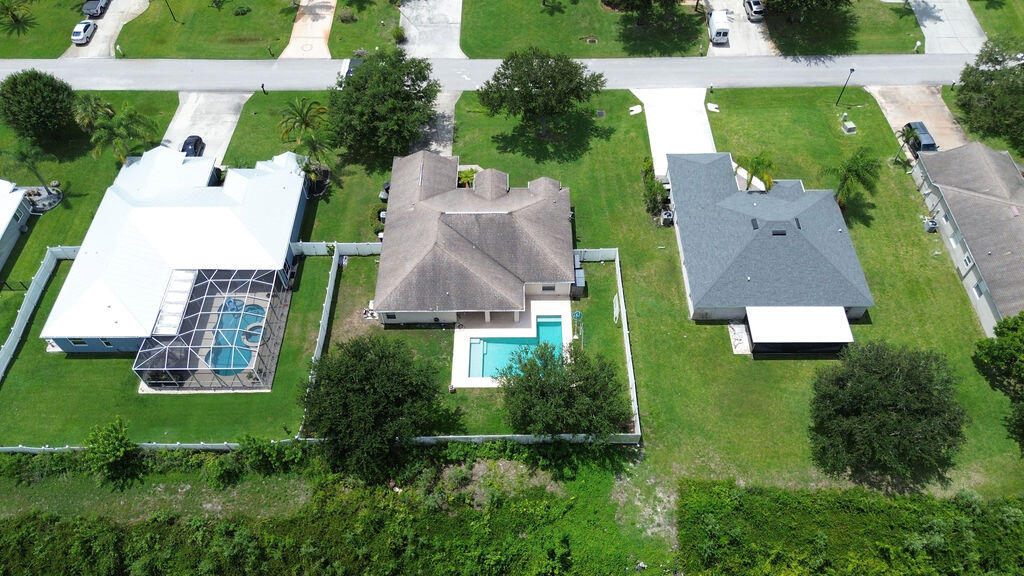 PALM LAKES GARDENS - Residential