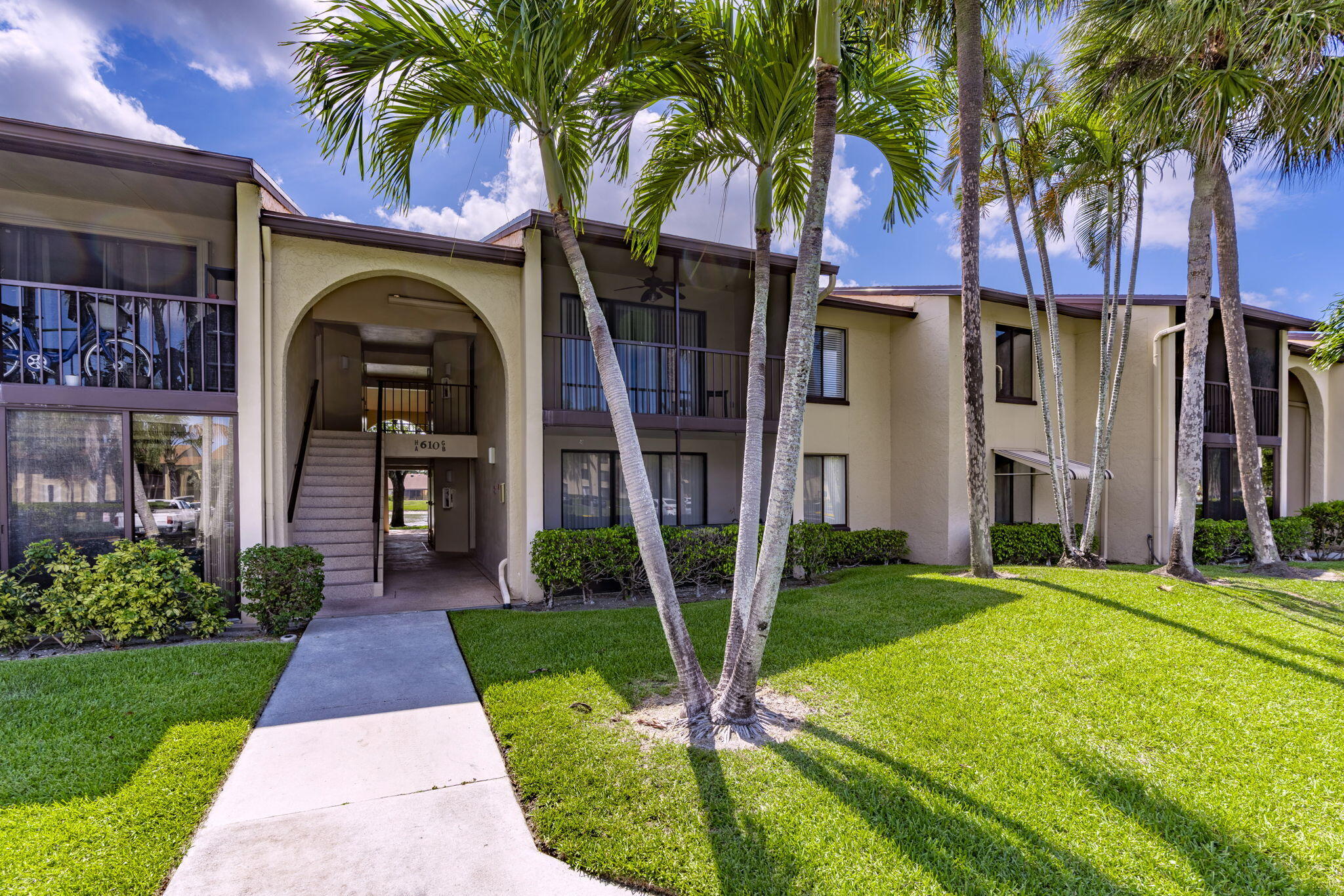 Move right into this beautifully remodeled 2nd-floor 1-bedroom, 1-bath condo featuring laminate flooring throughout, granite countertops, white shaker cabinets, and stainless steel appliances. Enjoy the convenience of a washer and dryer in the unit, a spacious walk-in closet, and an updated bathroom. Relax on the screened-in patio and enjoy the easy, low-maintenance lifestyle. Community amenities include pickleball and tennis courts, a clubhouse, community pool, and shuffleboard. Centrally located near major roadways with easy access to abundant shopping, dining, and entertainment. A perfect year-round residence, seasonal getaway, or investment opportunity.