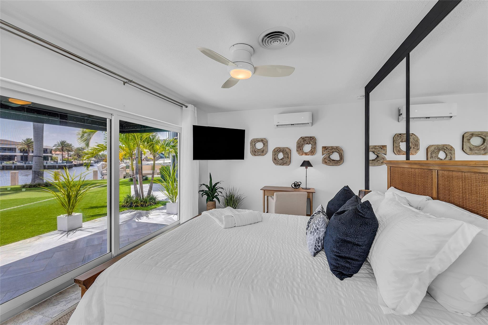 BERMUDA-RIVIERA - Residential Lease