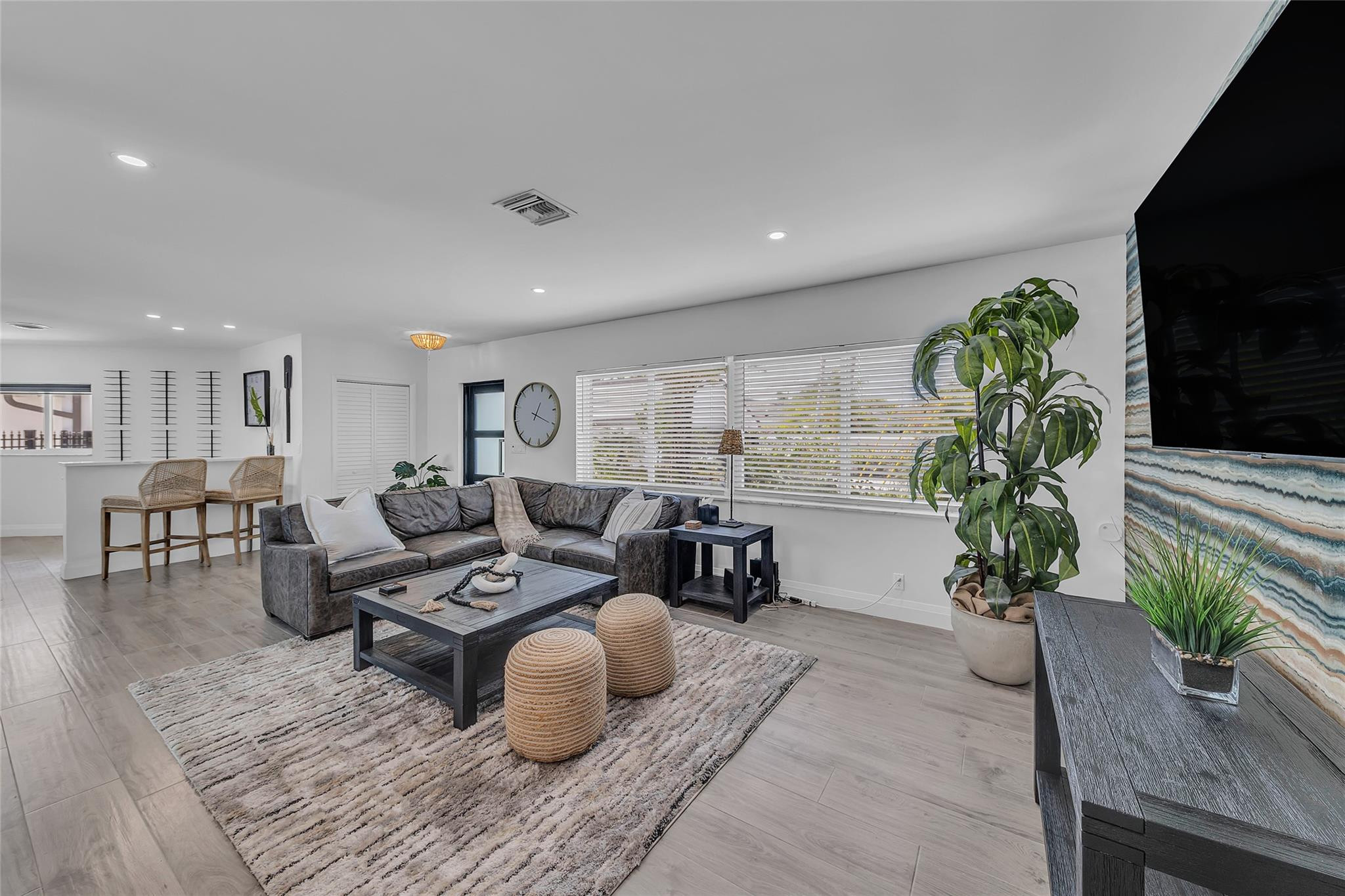 BERMUDA-RIVIERA - Residential Lease