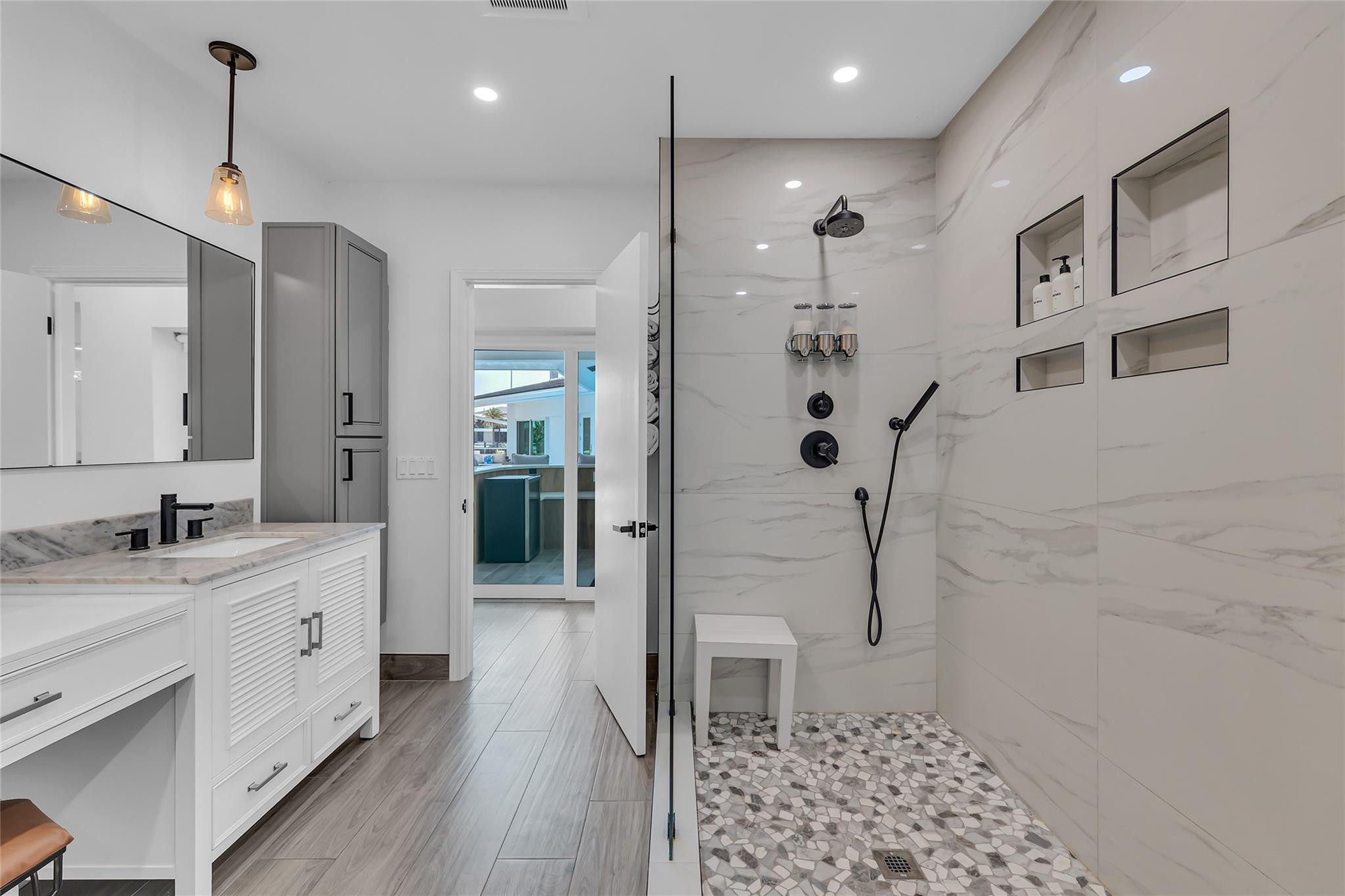 BERMUDA-RIVIERA - Residential Lease
