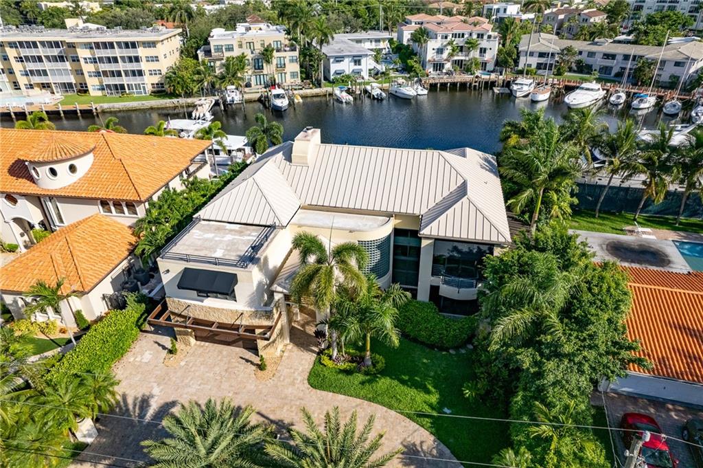 Come to see this fabulous 5 bed/6 bath, fully remodeled 2 story home, which is located on one of the mostprestigious streets in Fort Lauderdale. Boaters dream with SPECTACULAR VIEWS, this house faces a VERY DEEP andWIDE canal that can accommodate for 100 FT boat! This home is very light and spacious, with gorgeous renovatedkitchen, bathrooms, high vaulted ceilings, huge patio, heated pool. This is located steps from Bayview school,Galleria Mall, shopping, restaurants, few minutes to the beach, 15 min to Fort Lauderdale airport. No fixed bridges,only 300 yards to the intracoastal. This house is MUST see.THIS HOME IS ALSO FOR RENT AT $23,000 PER MONTH FURNISHED