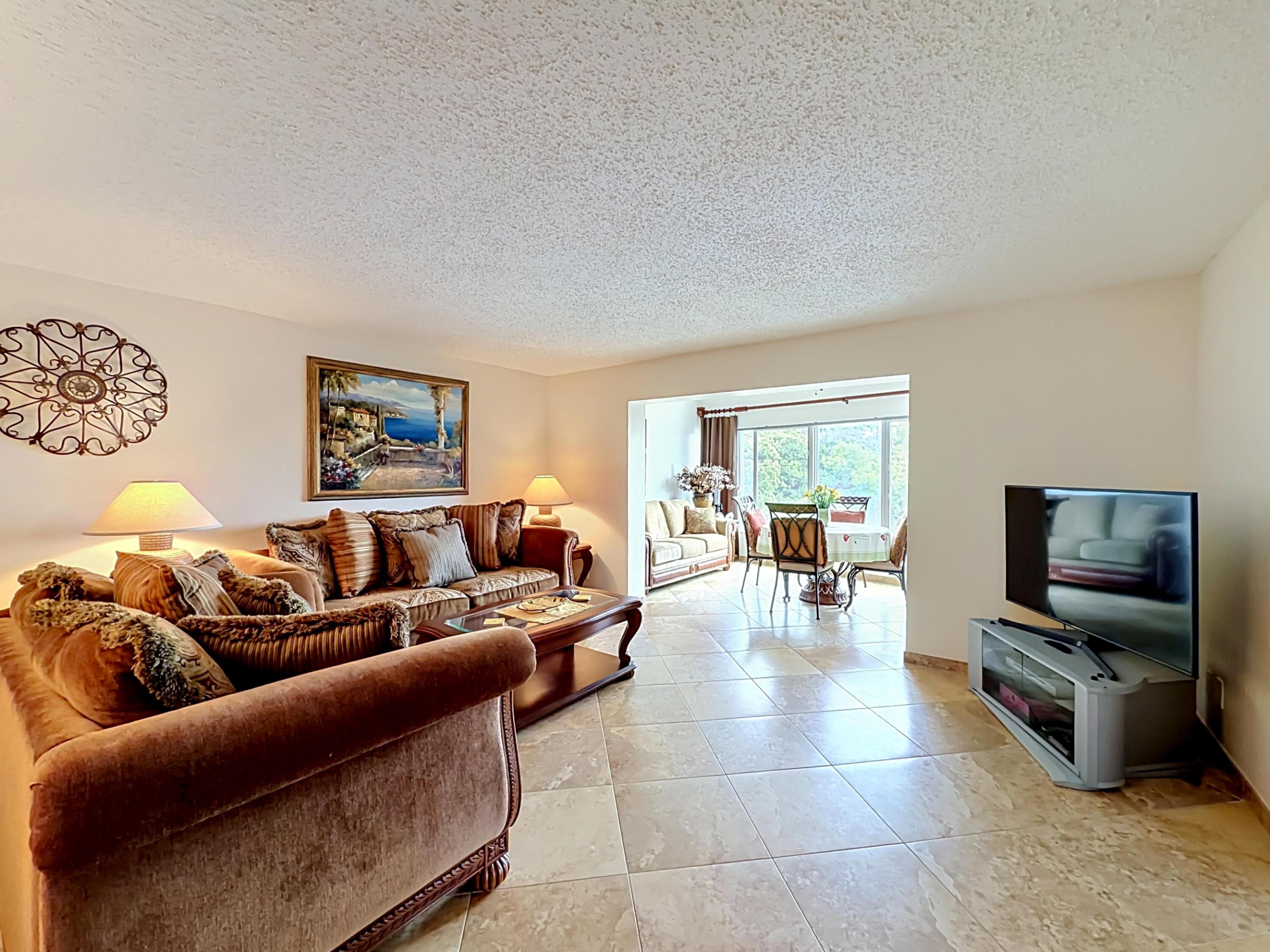 GARNET CONDO - Residential