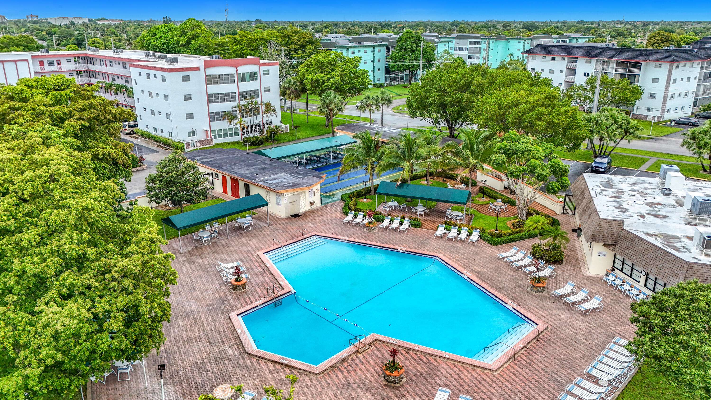 GARNET CONDO - Residential