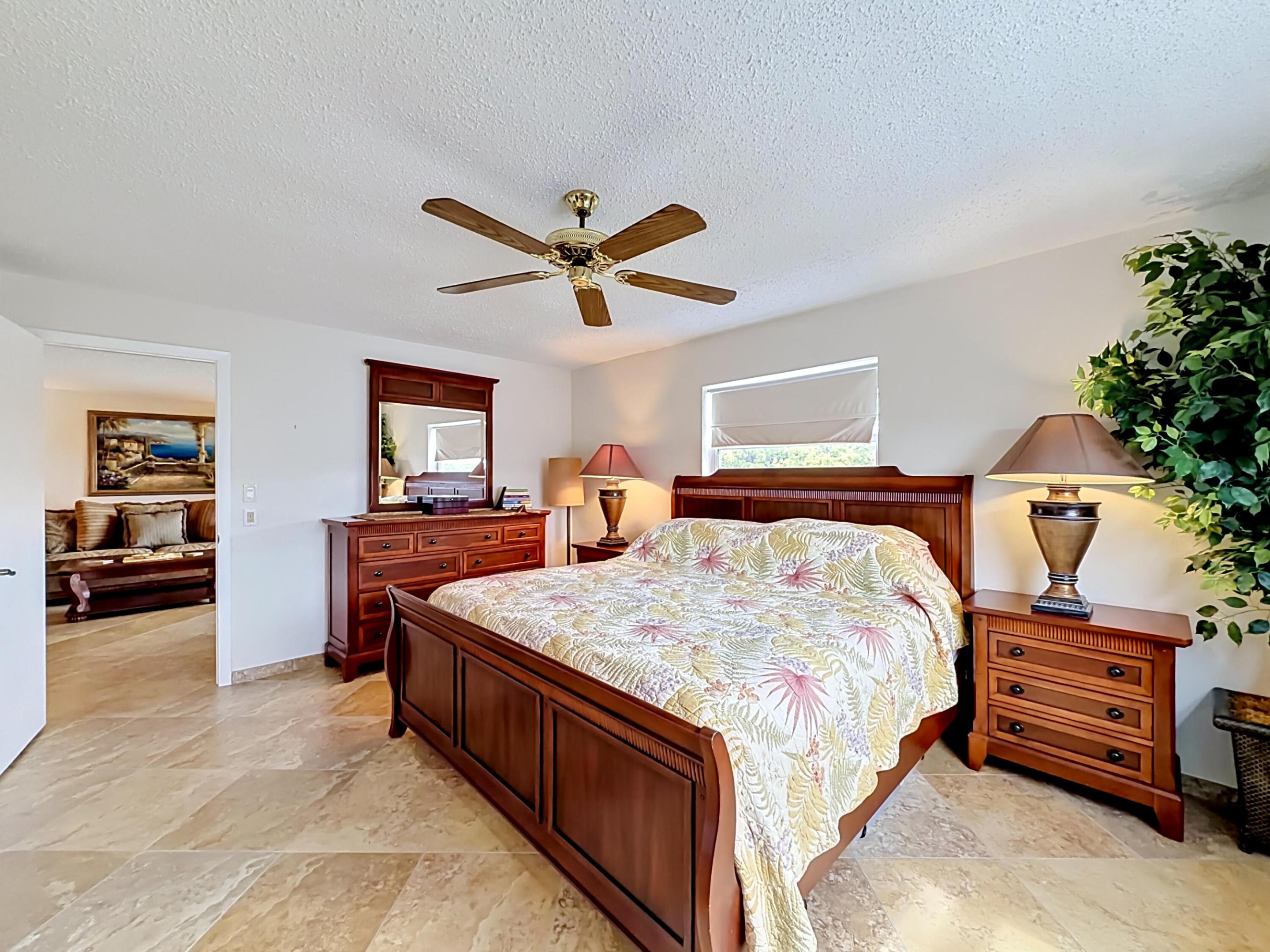 GARNET CONDO - Residential