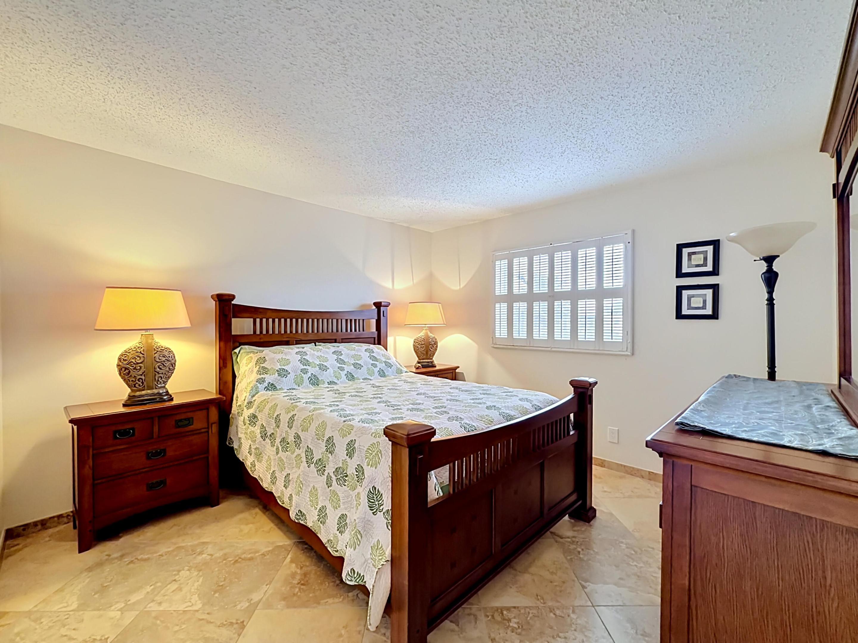 GARNET CONDO - Residential