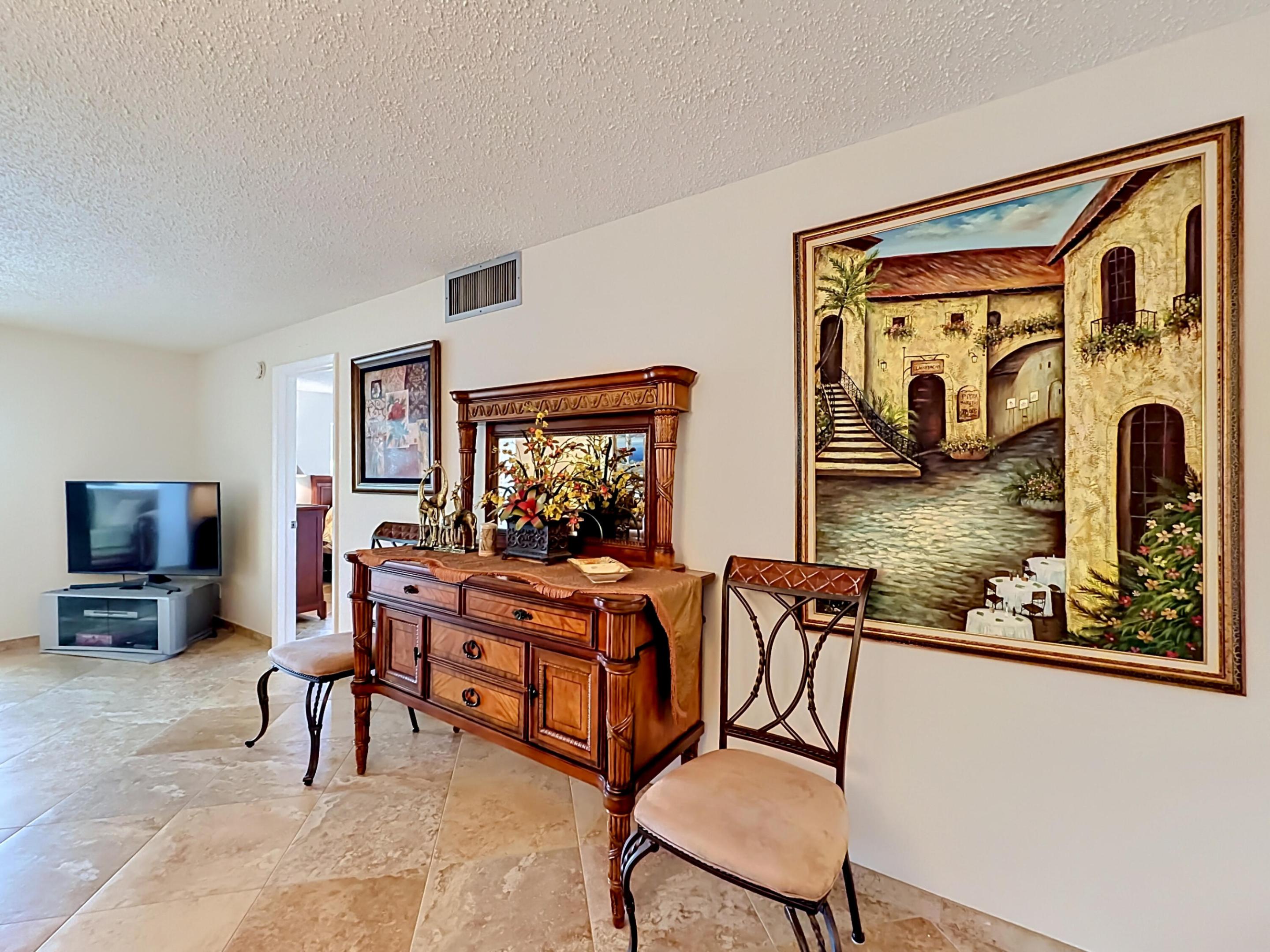 GARNET CONDO - Residential