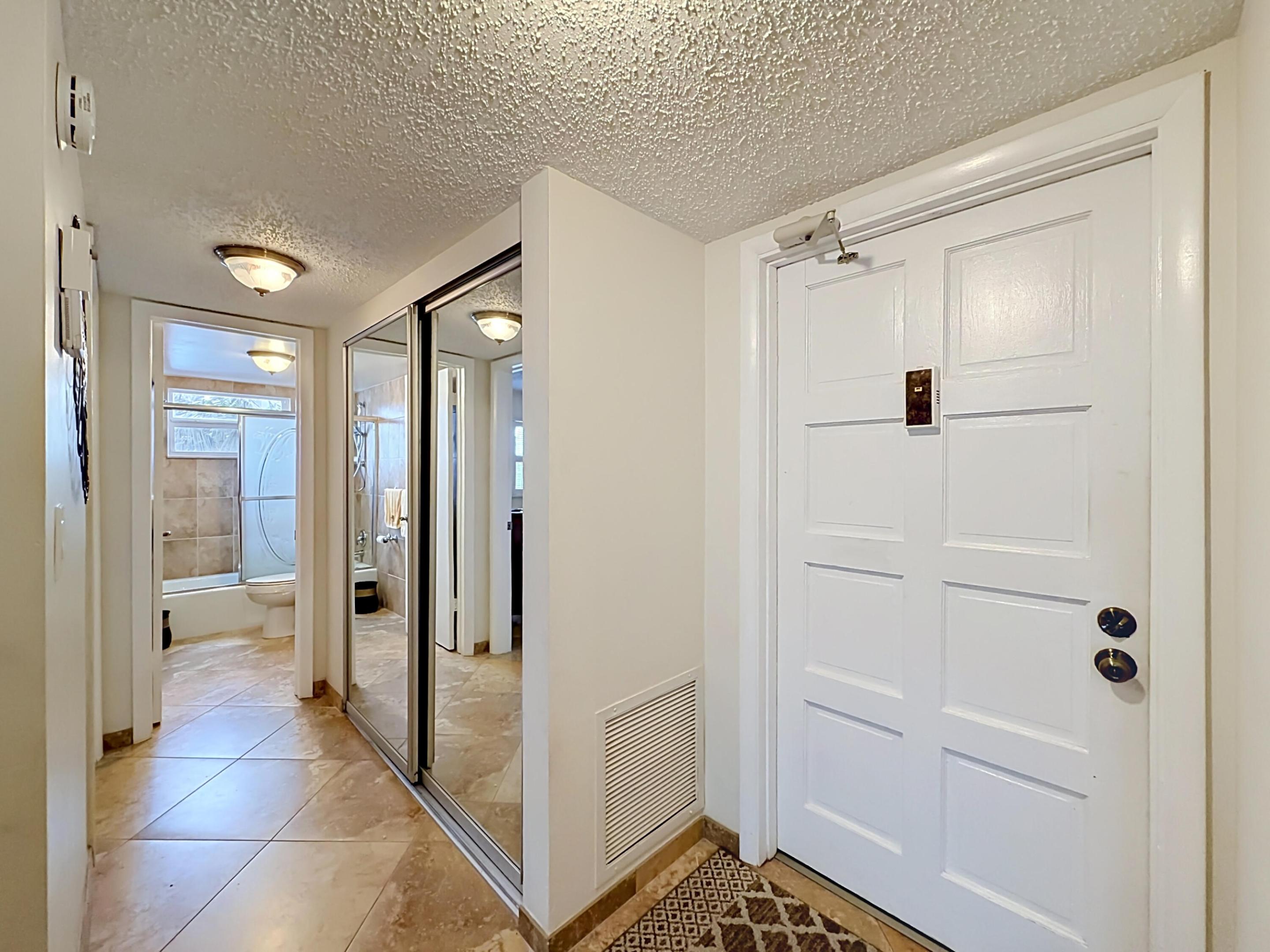 GARNET CONDO - Residential
