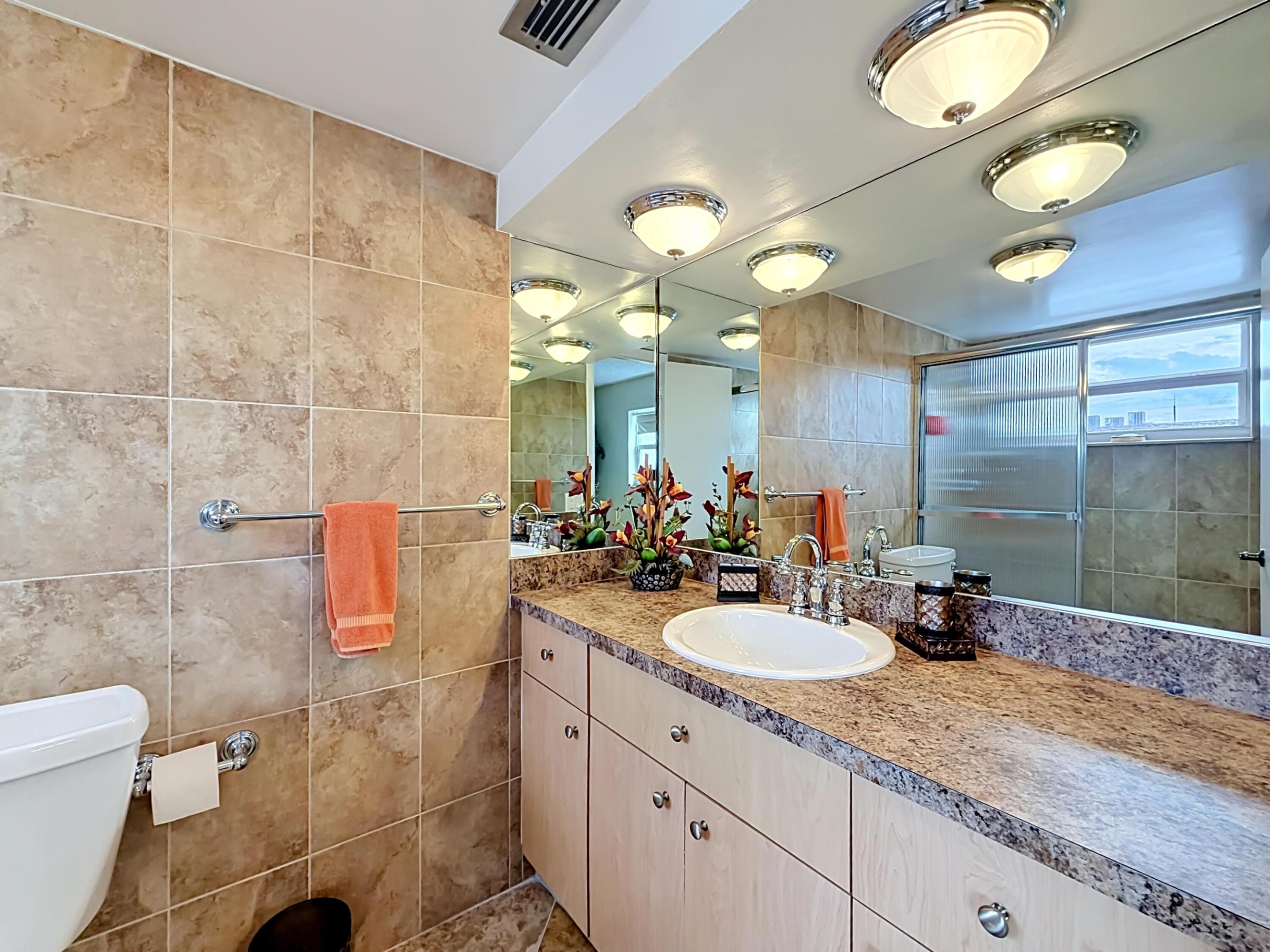 GARNET CONDO - Residential