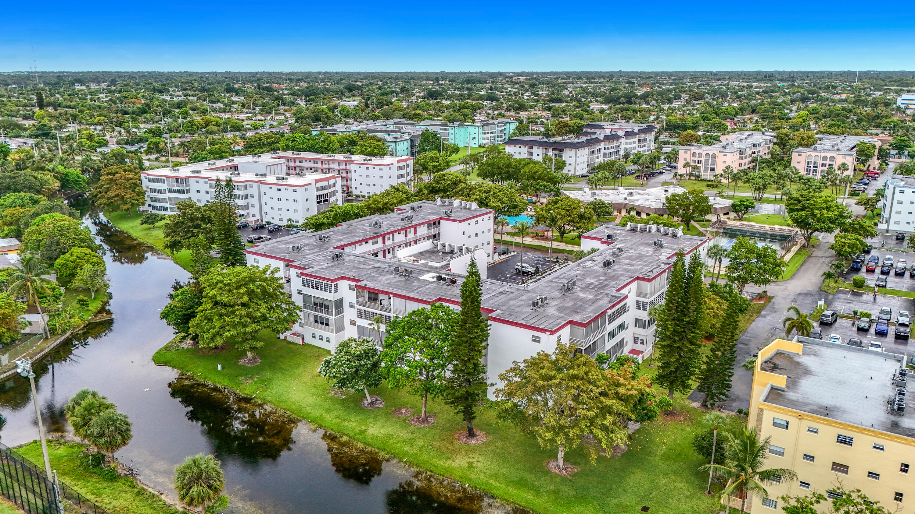 GARNET CONDO - Residential