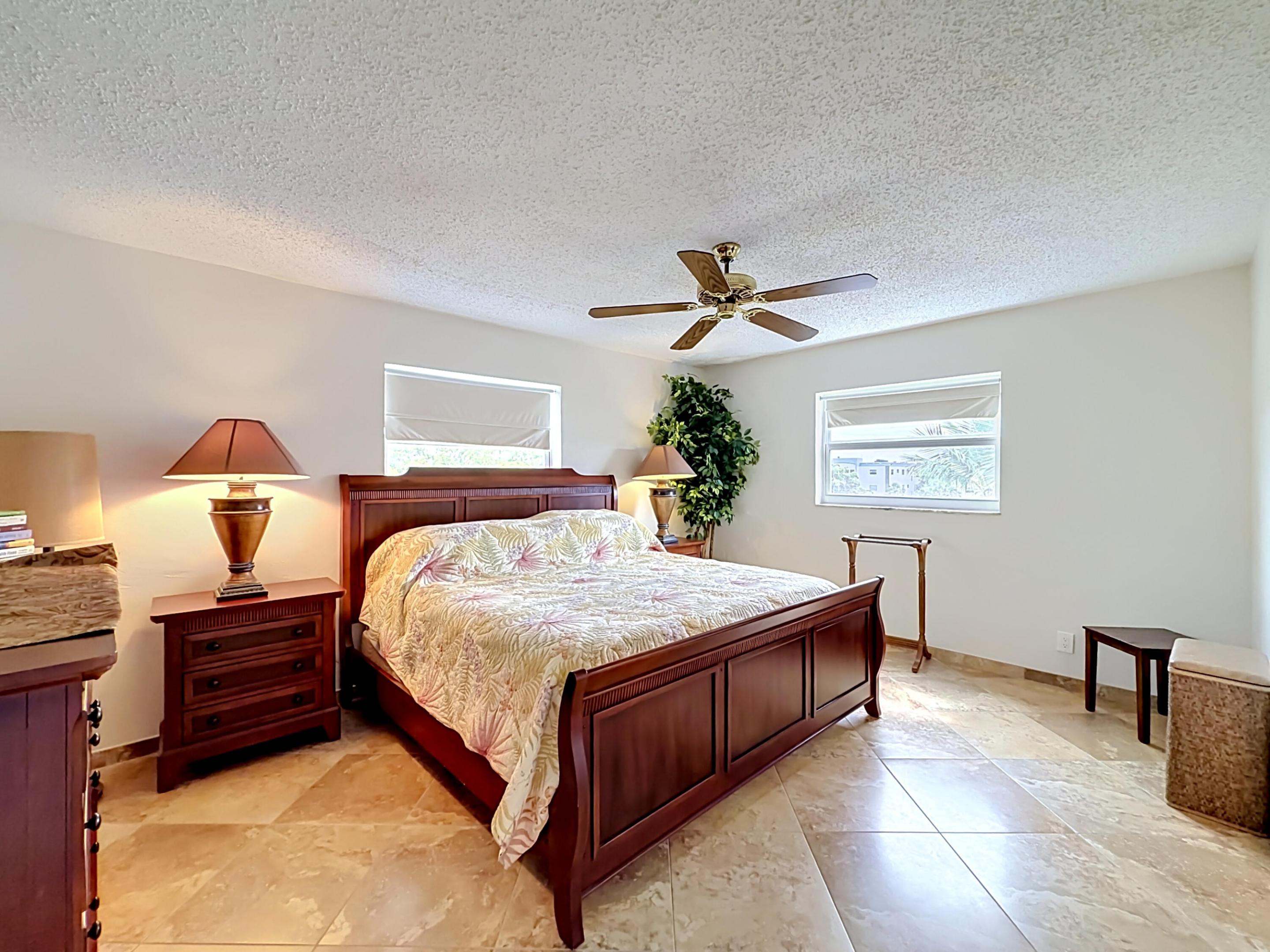 GARNET CONDO - Residential