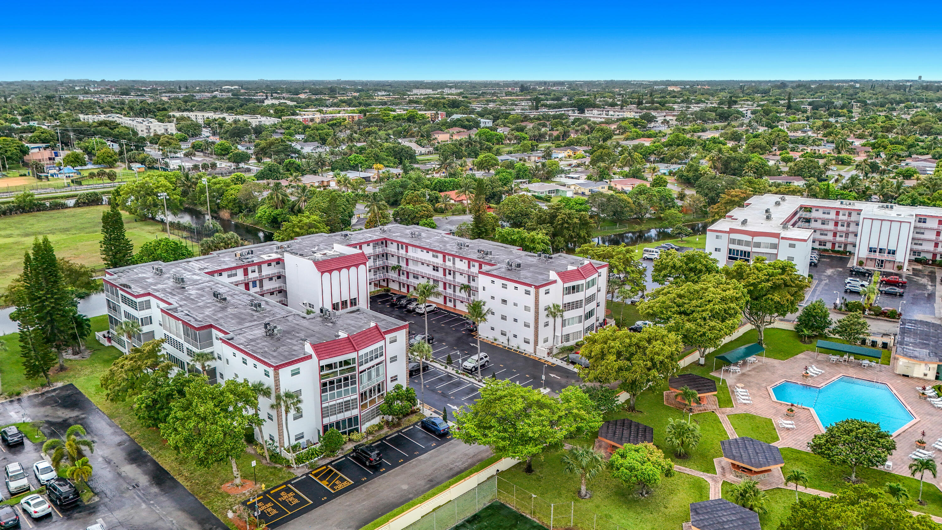 GARNET CONDO - Residential