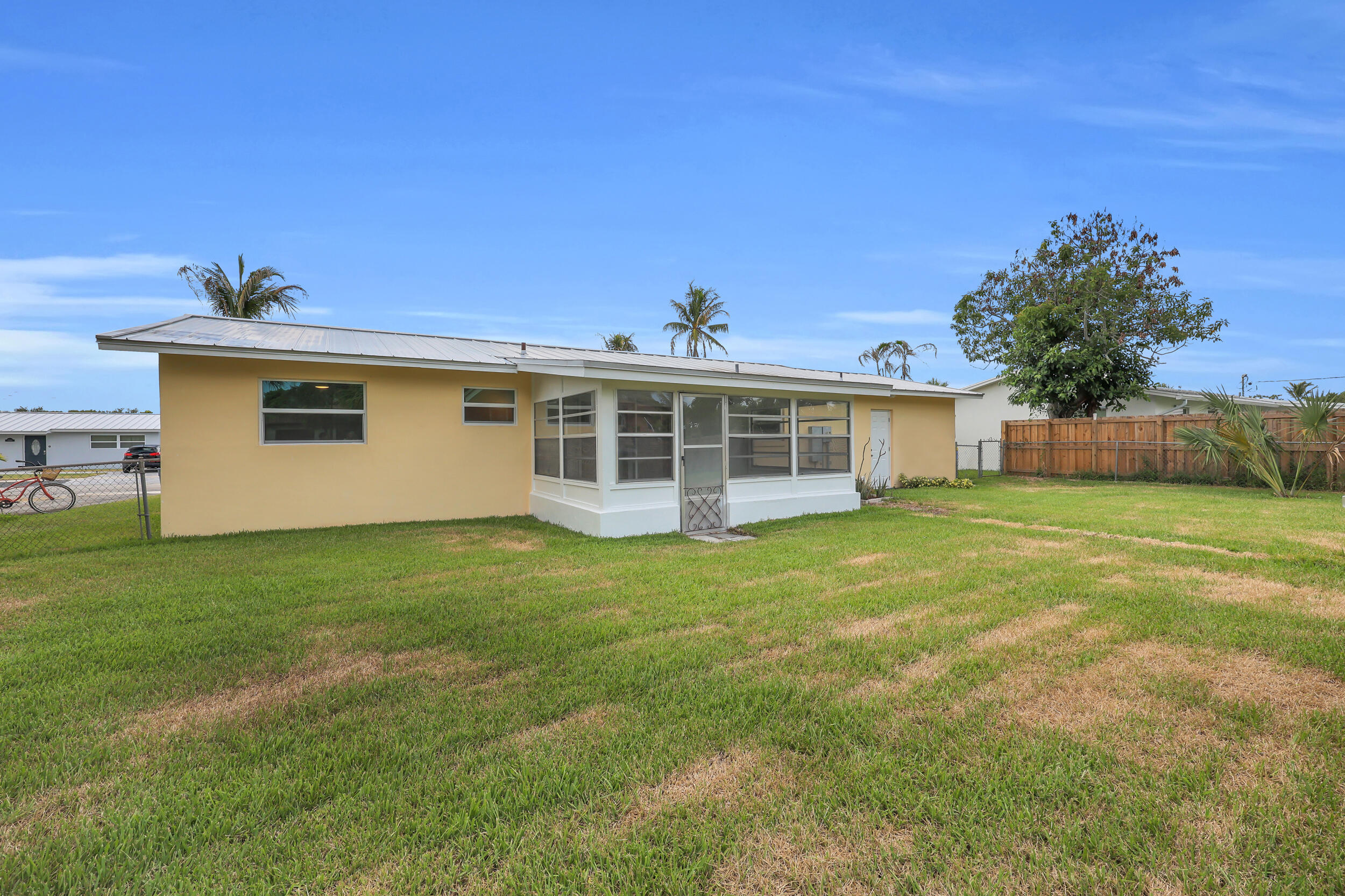 SOUTHGATE - Residential Lease