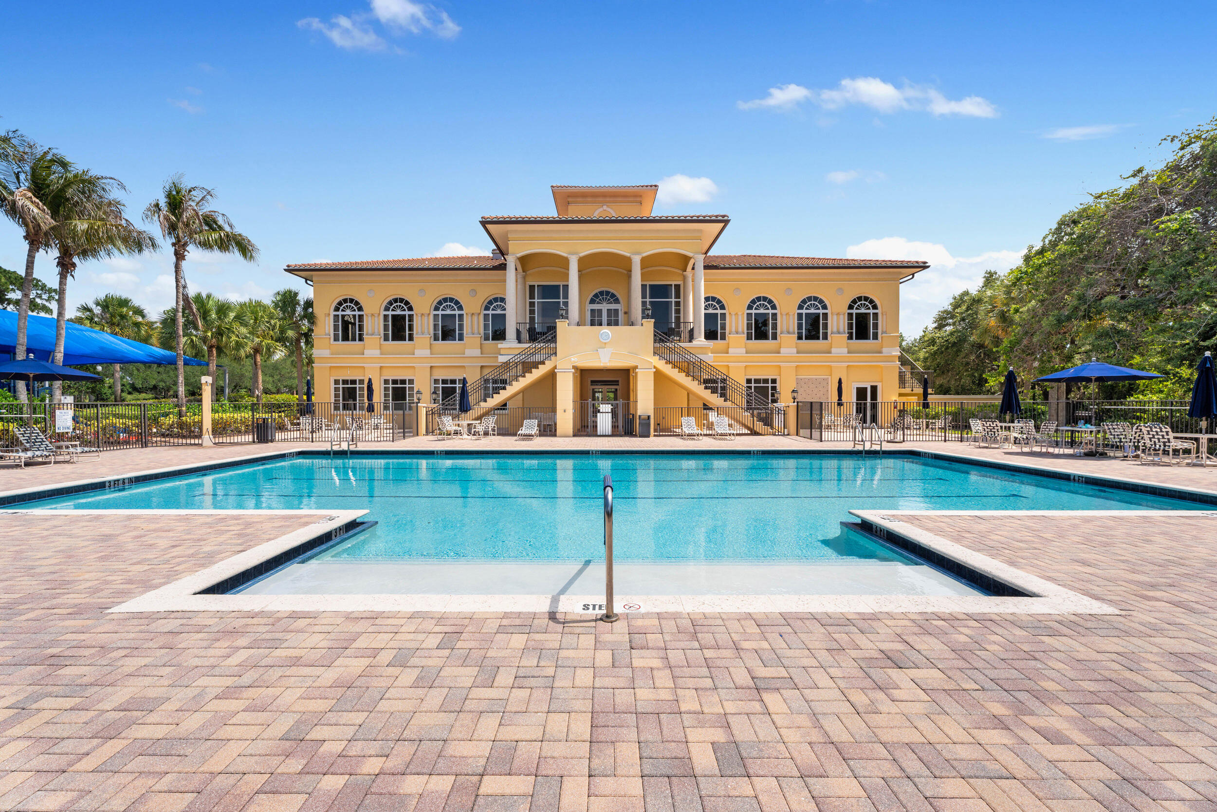 PALM COVE GOLF & YACHT CLUB - Residential
