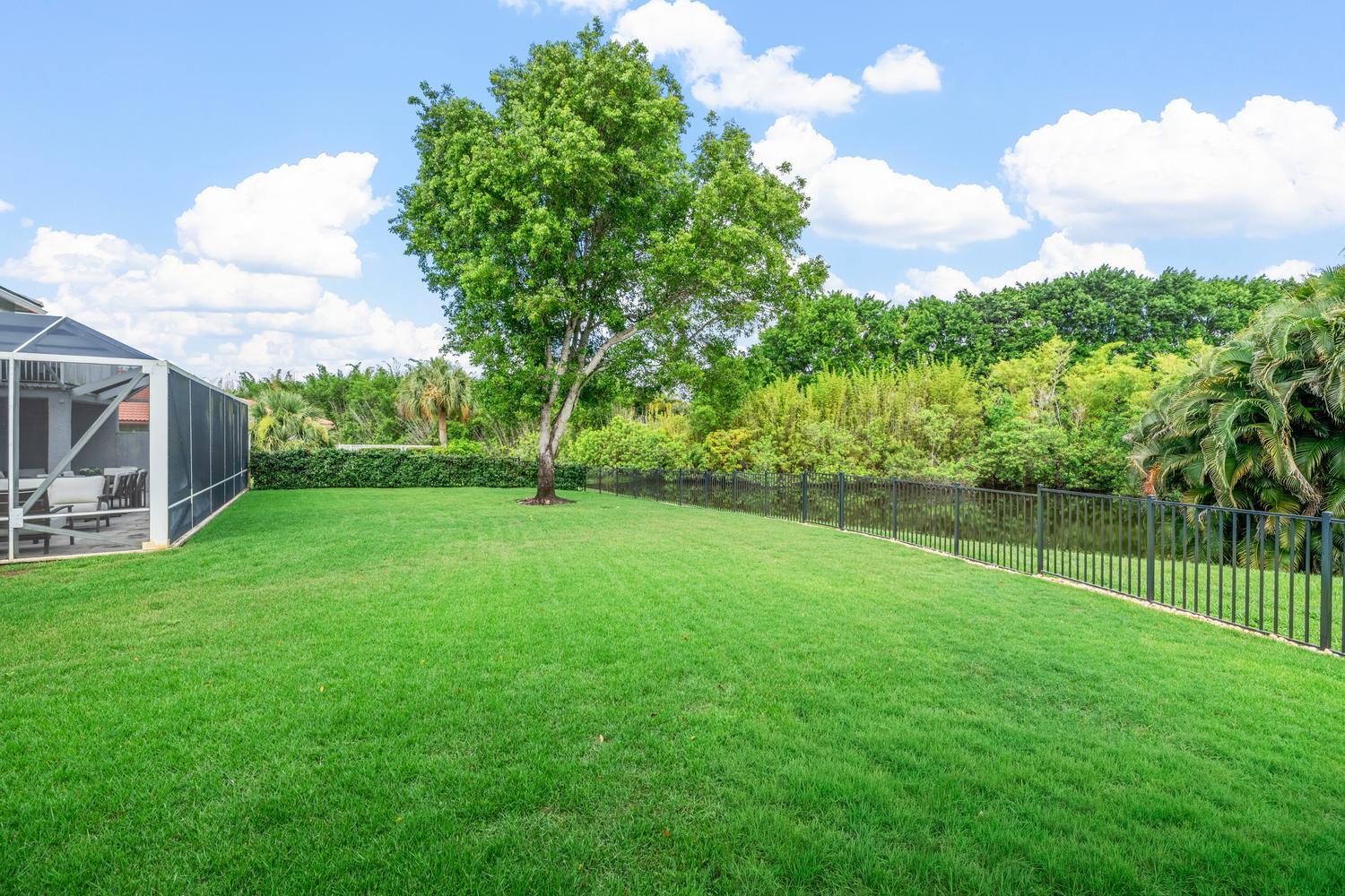 LAKEFIELD OF THE LANDINGS AT WELLINGTON 1 - Residential
