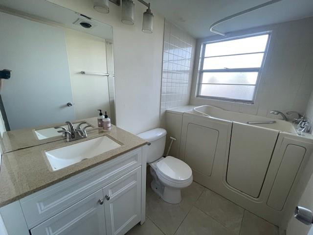 FANSHAW AT CENTURY VILLAGE CONDO - Residential