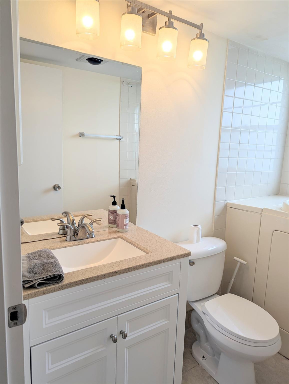 FANSHAW AT CENTURY VILLAGE CONDO - Residential