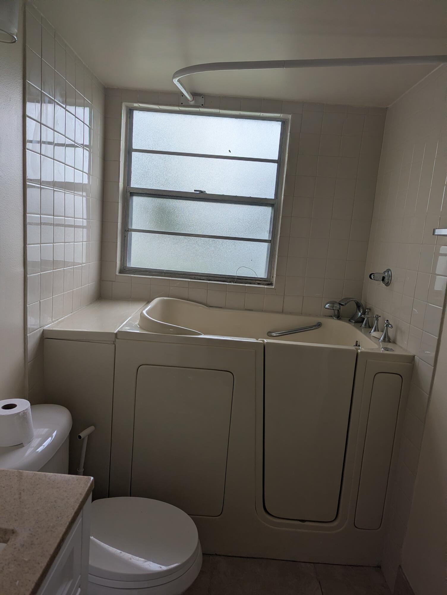 FANSHAW AT CENTURY VILLAGE CONDO - Residential