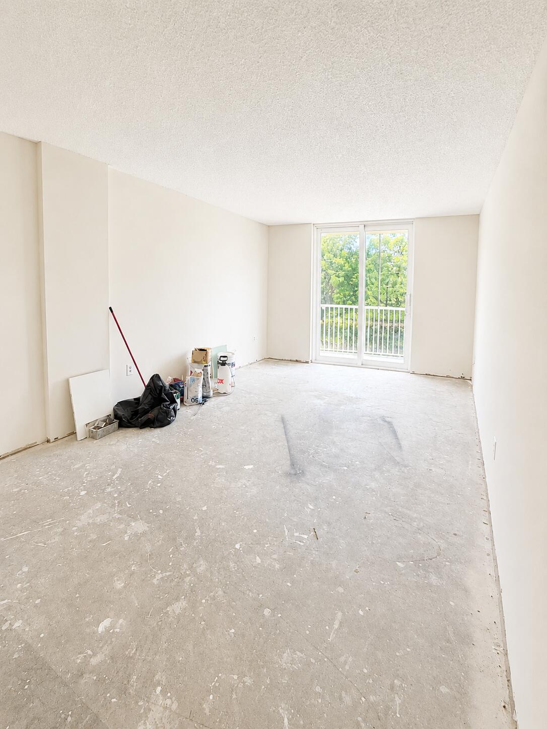Woodside Apts Condo - Residential