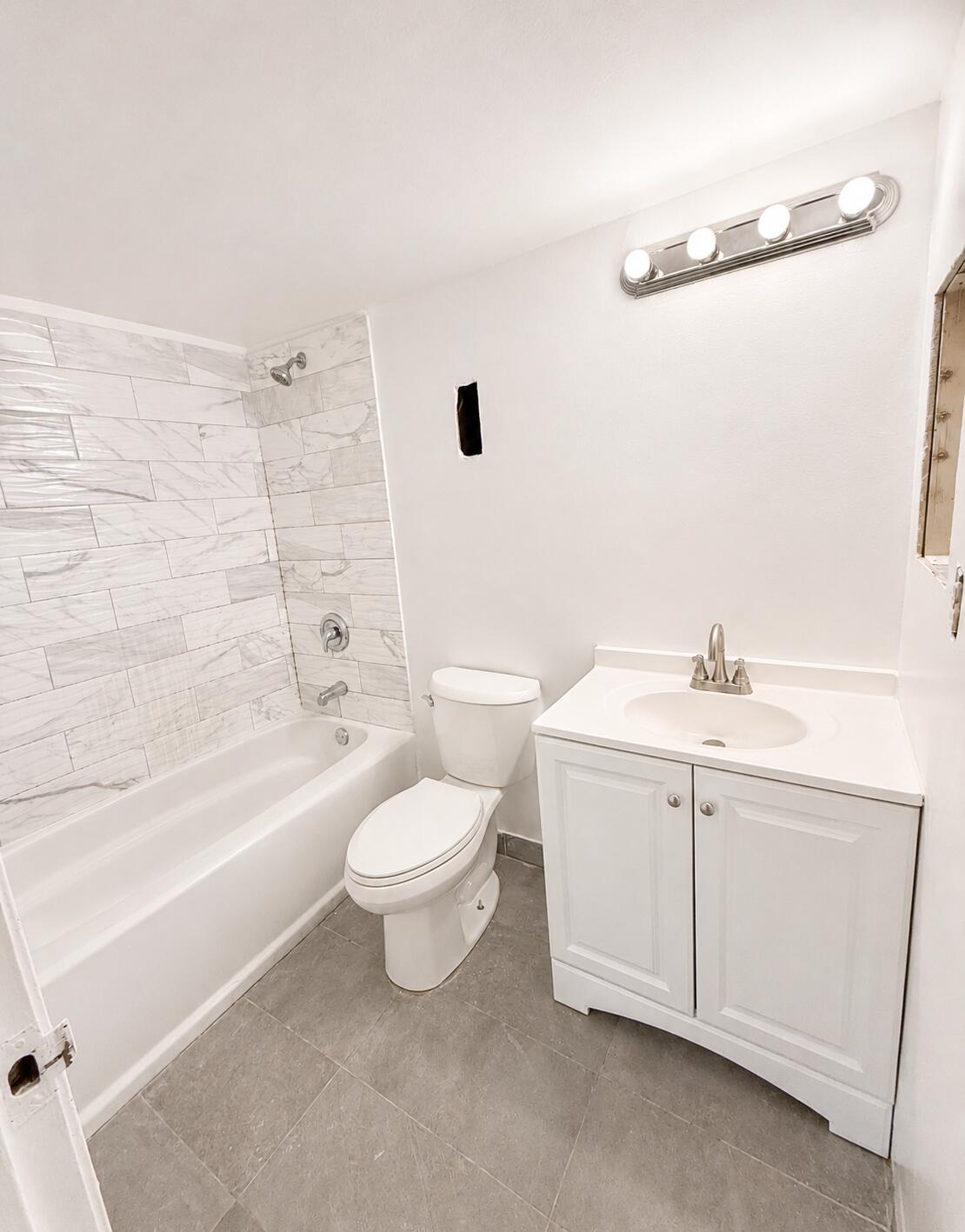 Woodside Apts Condo - Residential