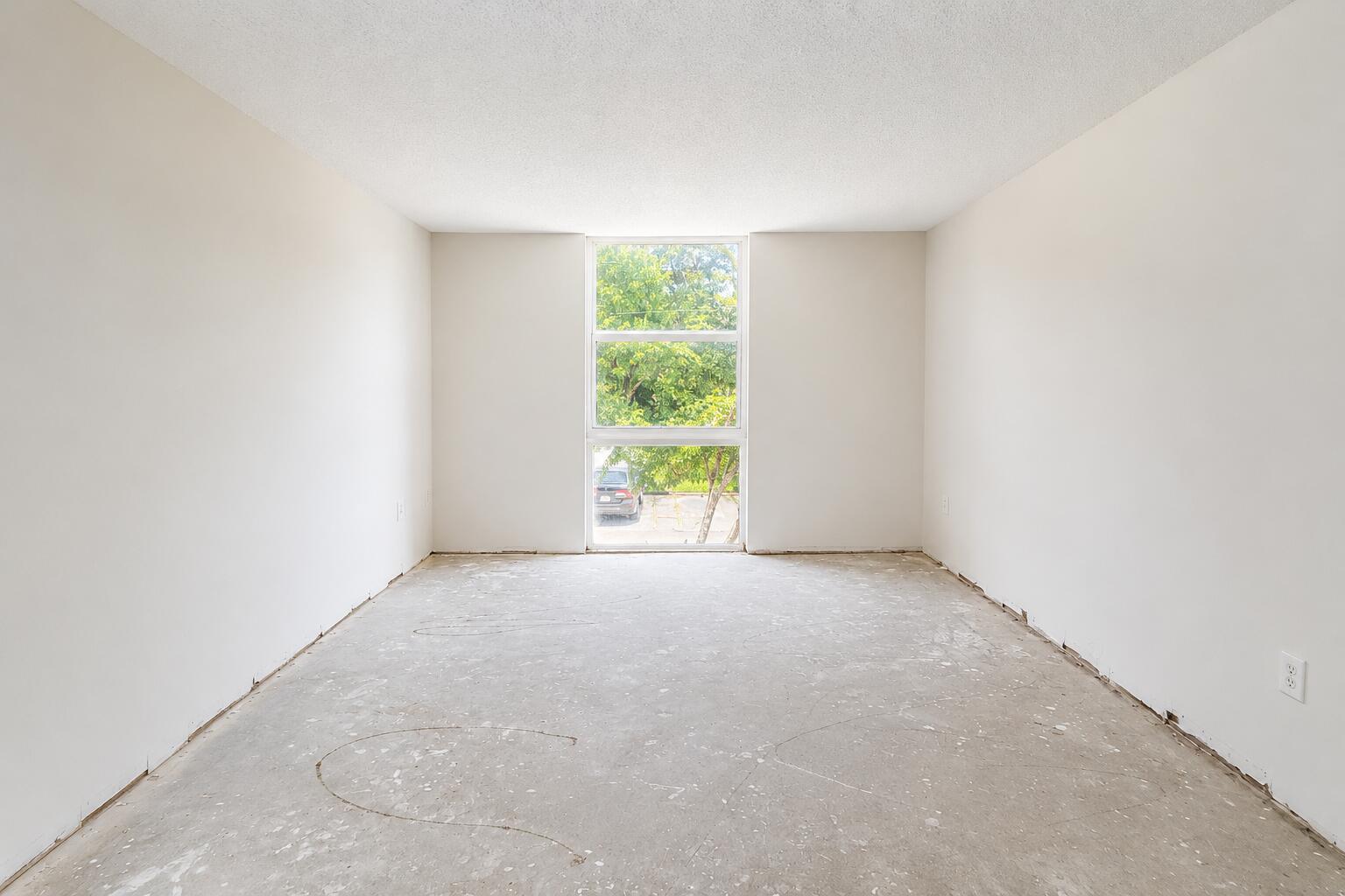 Woodside Apts Condo - Residential