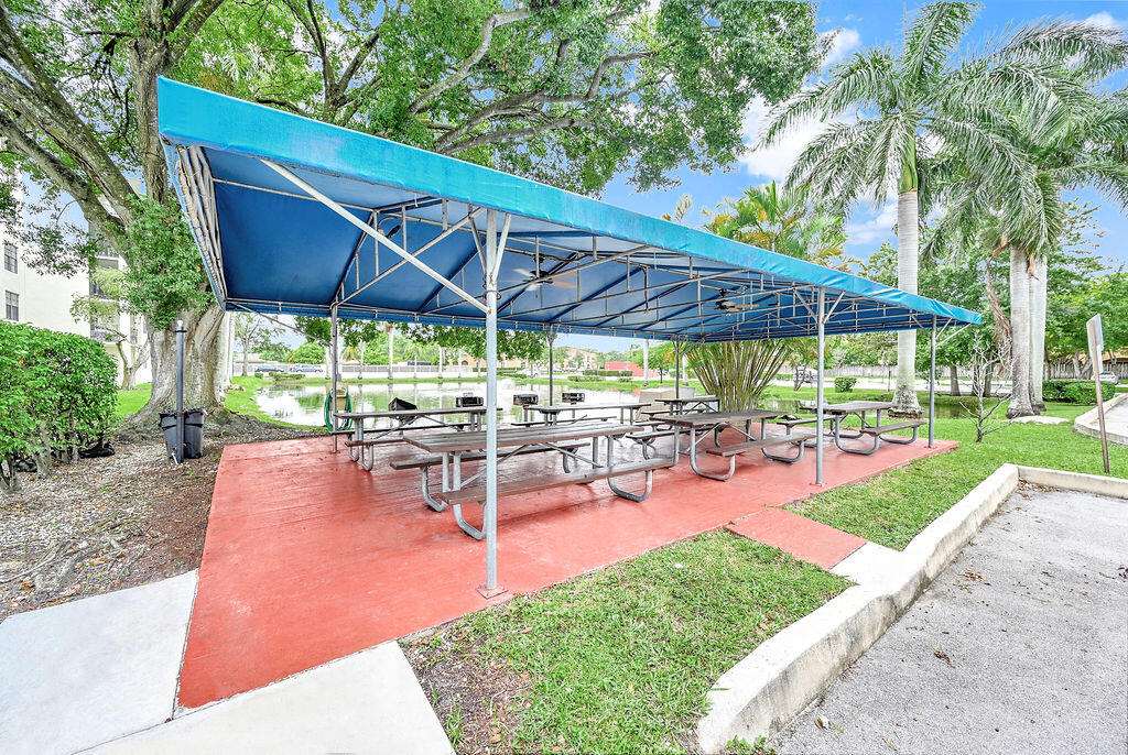 GATE THREE CONDO - Residential