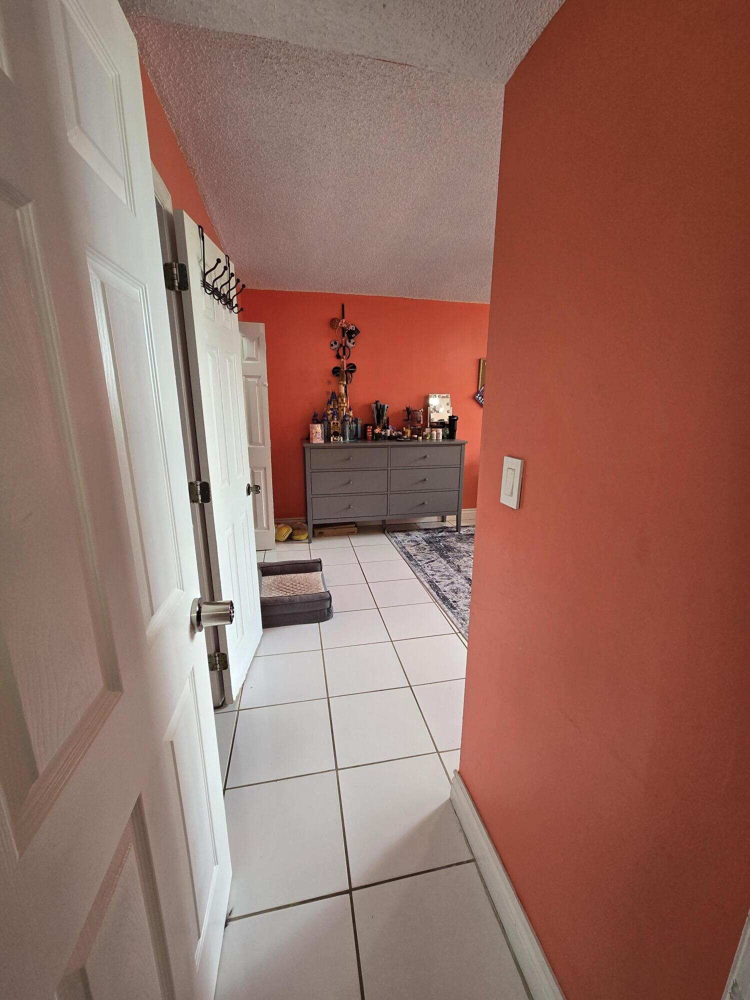 GATE THREE CONDO - Residential
