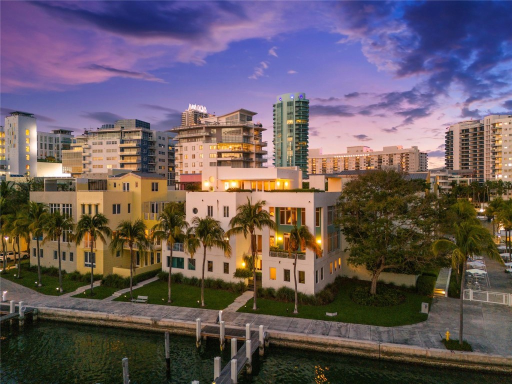 AQUA AT ALLISON ISLAND - Residential
