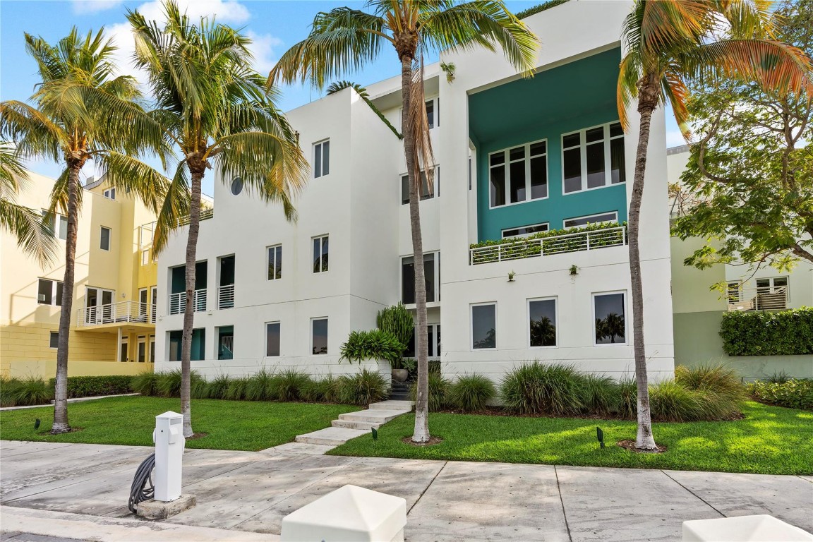 AQUA AT ALLISON ISLAND - Residential
