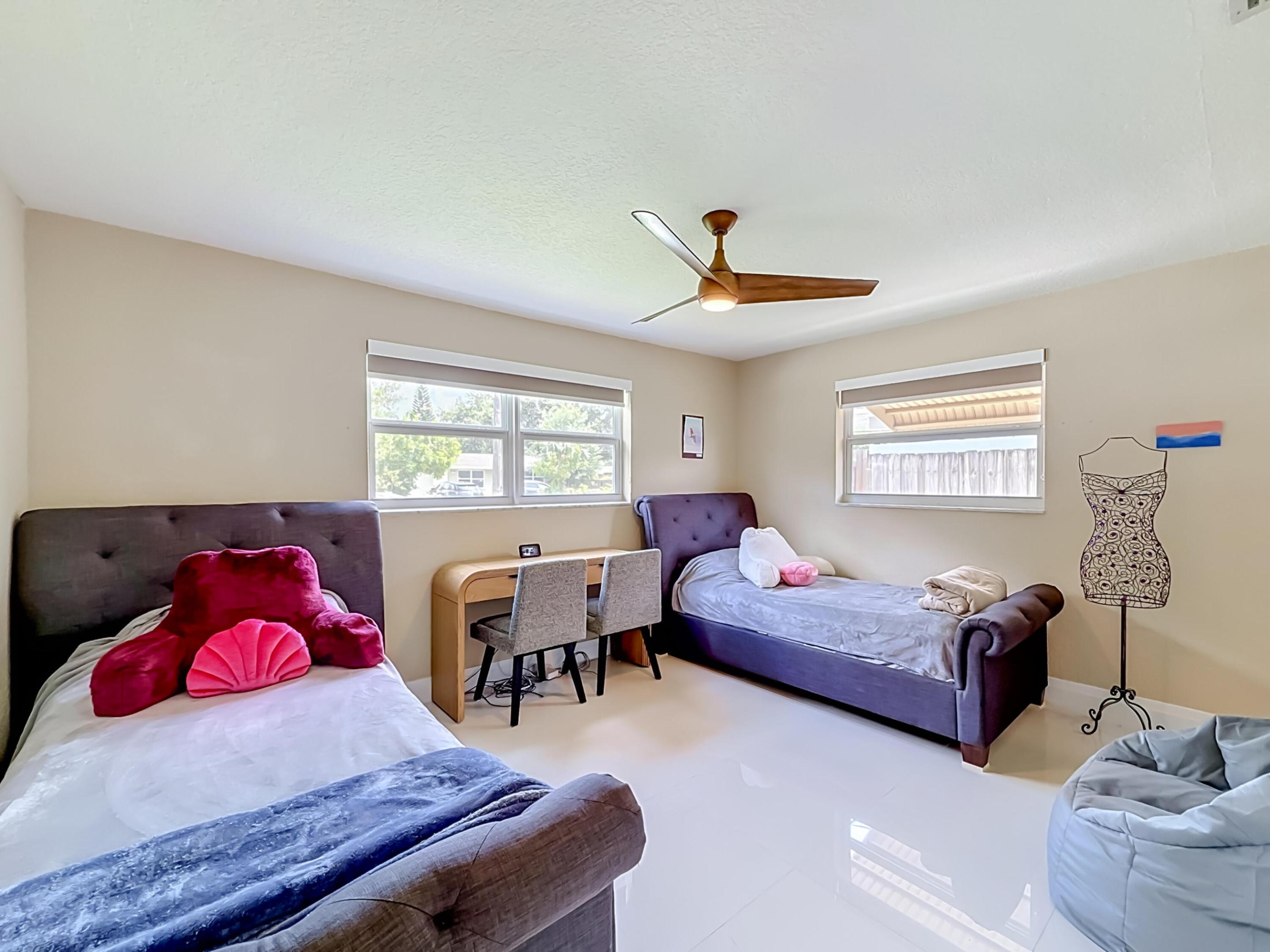 SUMMERTIME ISLES - Residential