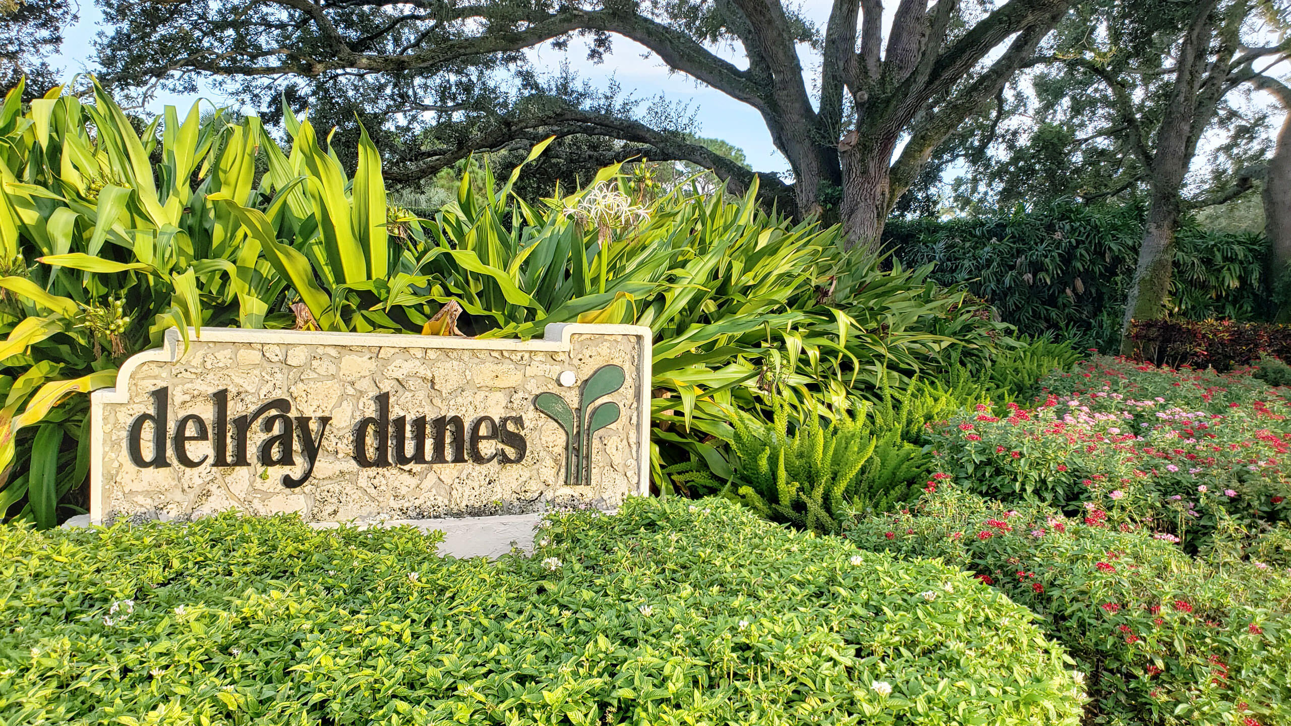 DELRAY DUNES HOLLY VILLAS CONDO - Residential