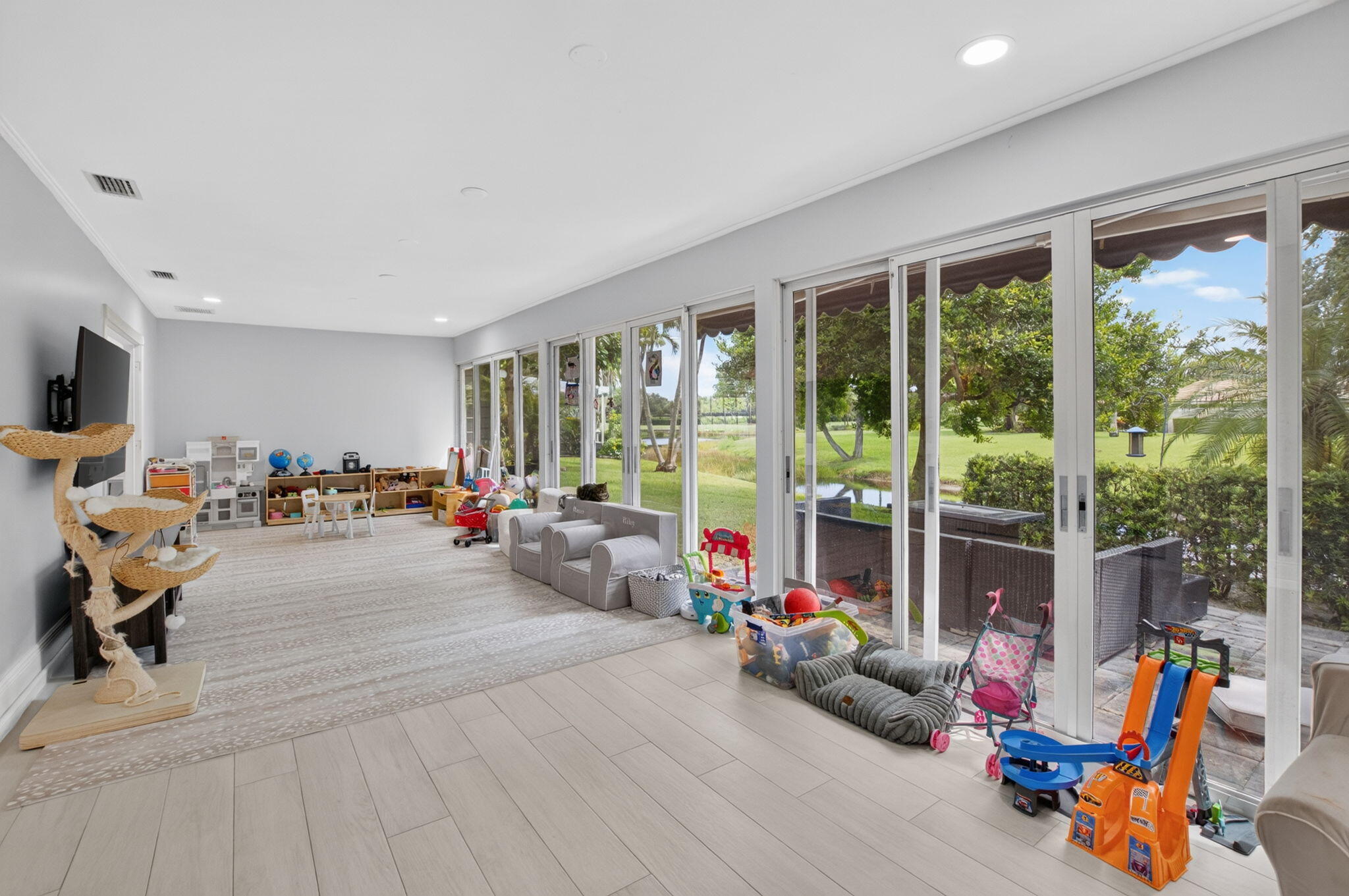 DELRAY DUNES HOLLY VILLAS CONDO - Residential