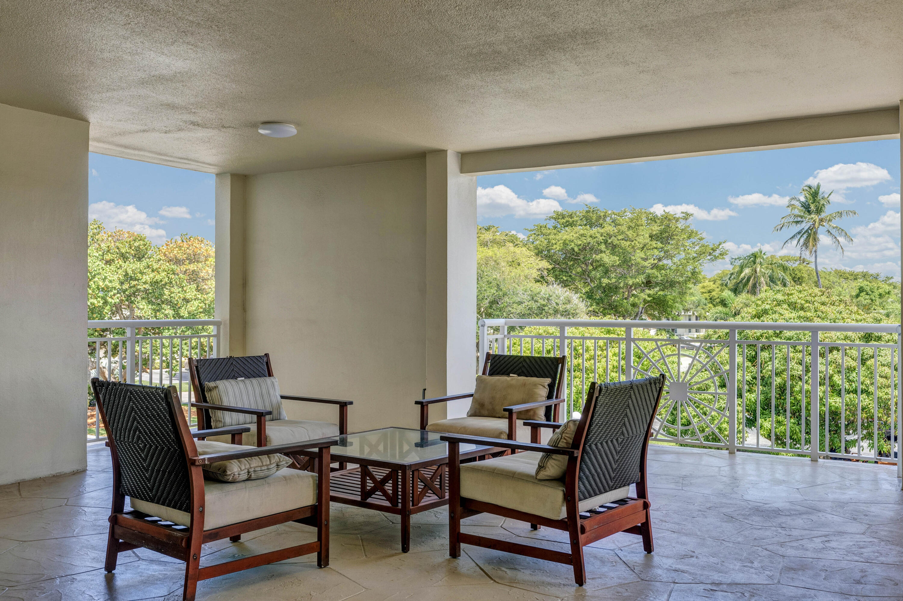 NO 1 PALM-AIRE AT CORAL KEY - Residential