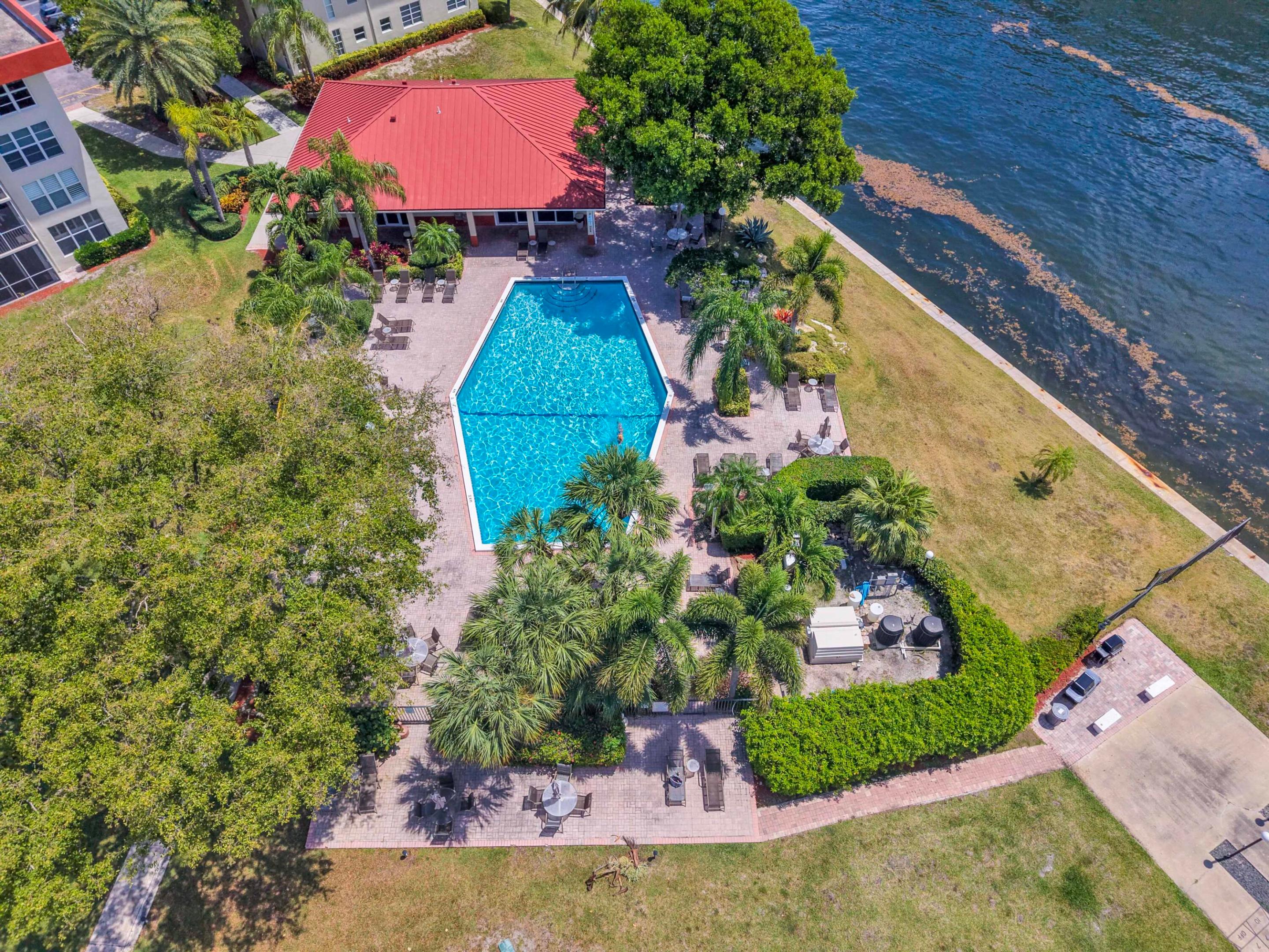NO 1 PALM-AIRE AT CORAL KEY - Residential