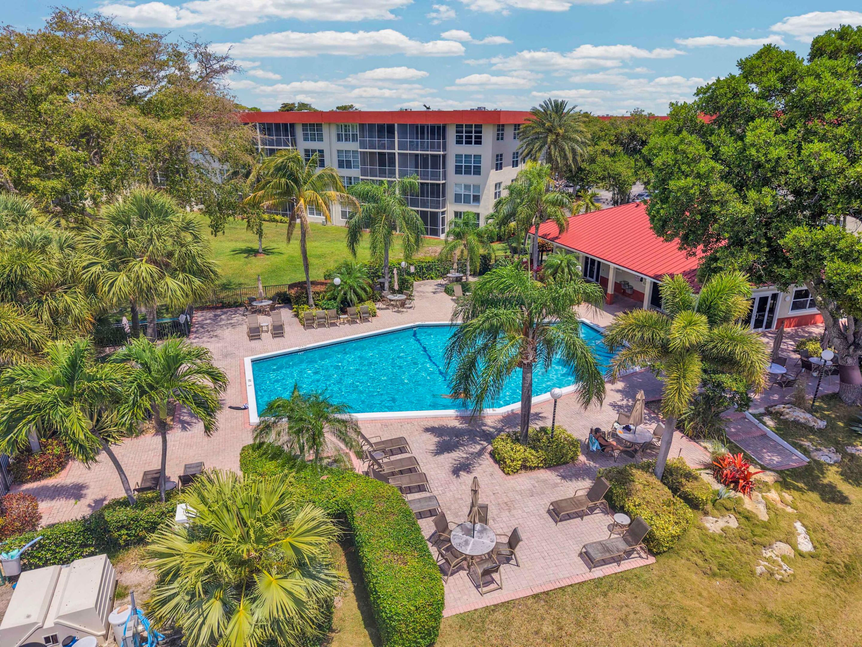 NO 1 PALM-AIRE AT CORAL KEY - Residential