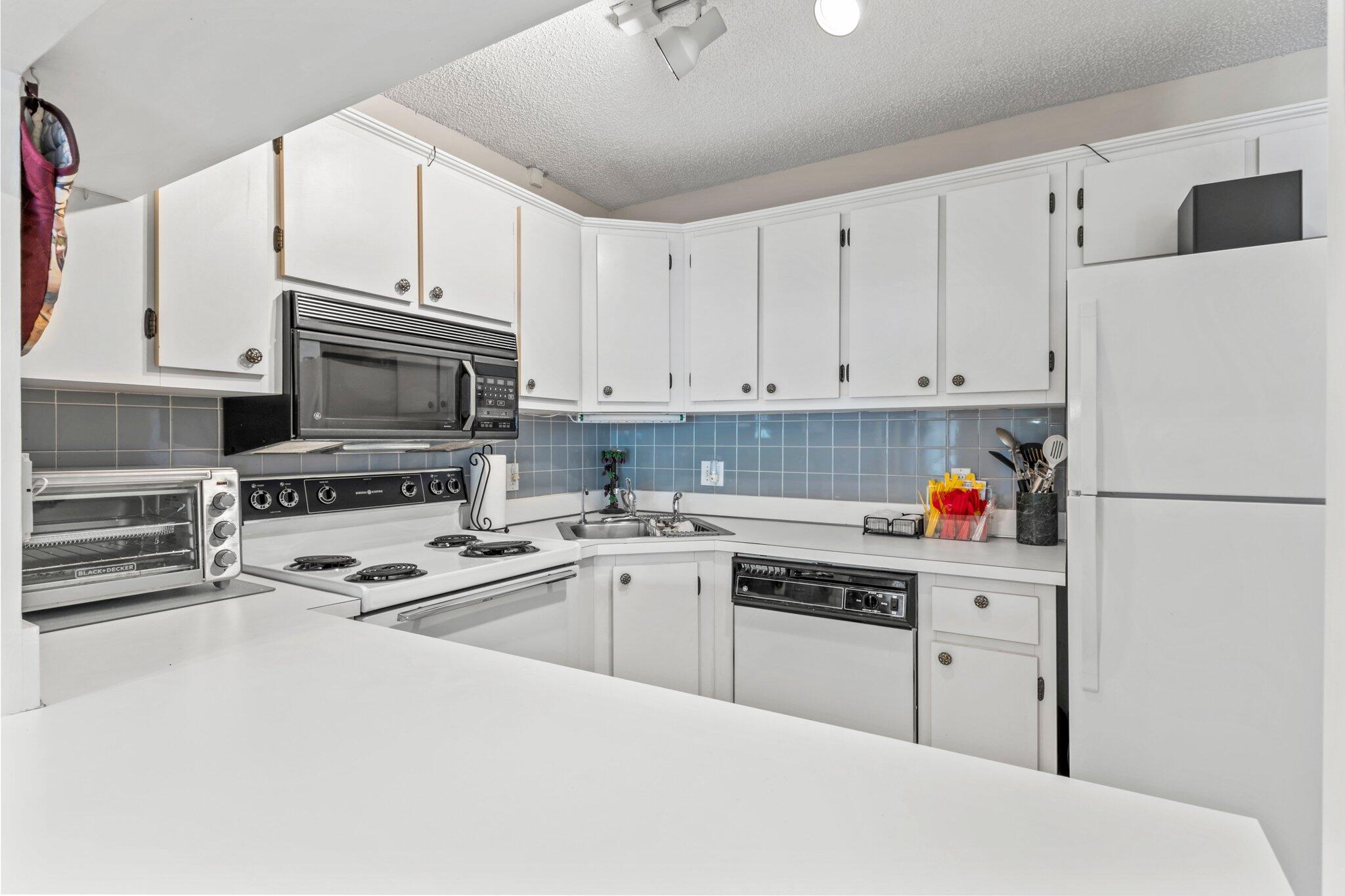 PINE RIDGE AT MARTIN DOWNS CONDO - Residential