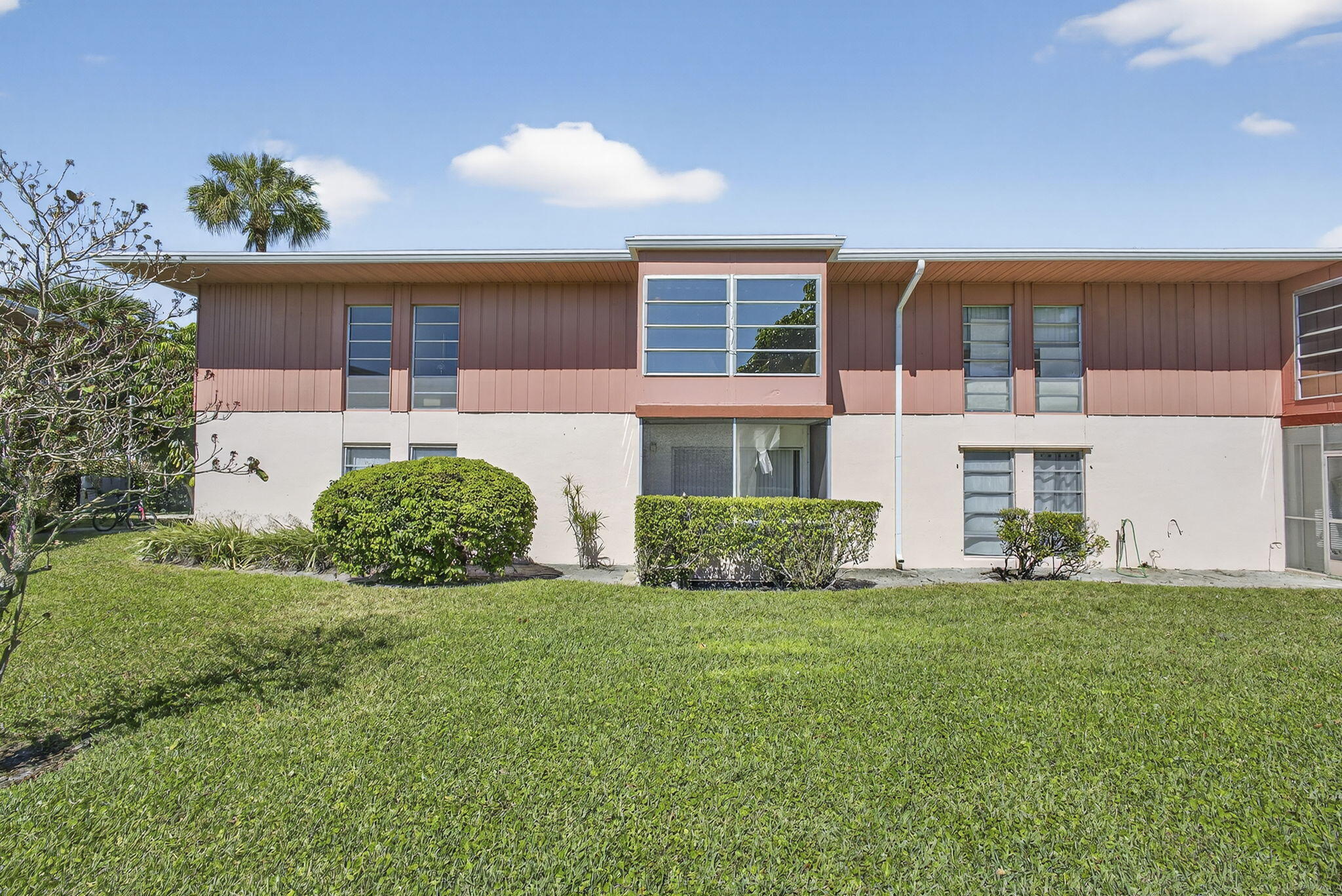 CENTURY VILLAGE GOLFS EDGE CONDS A THRU G - Residential
